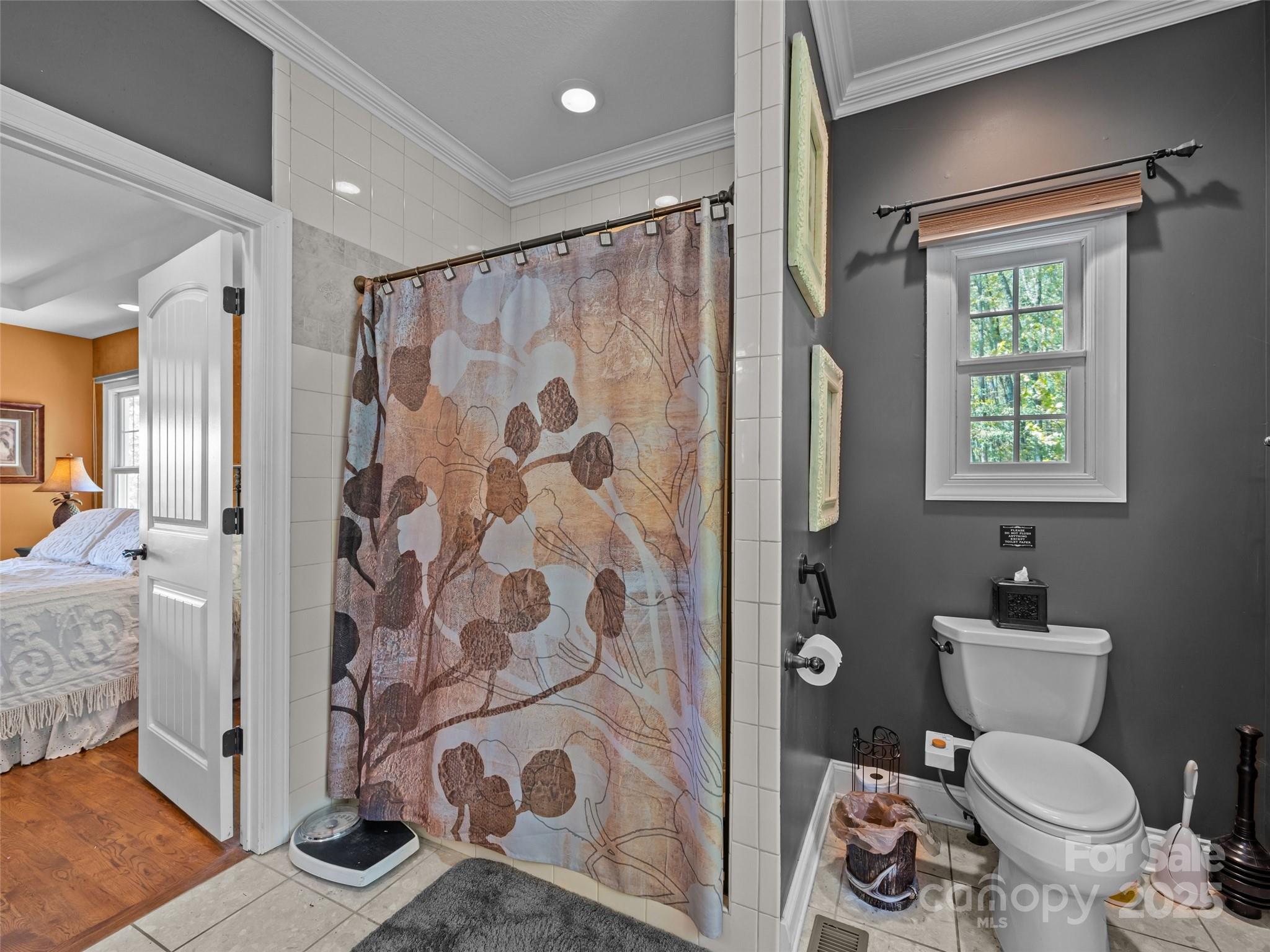 410 Lamp Post Drive Property Photo 32