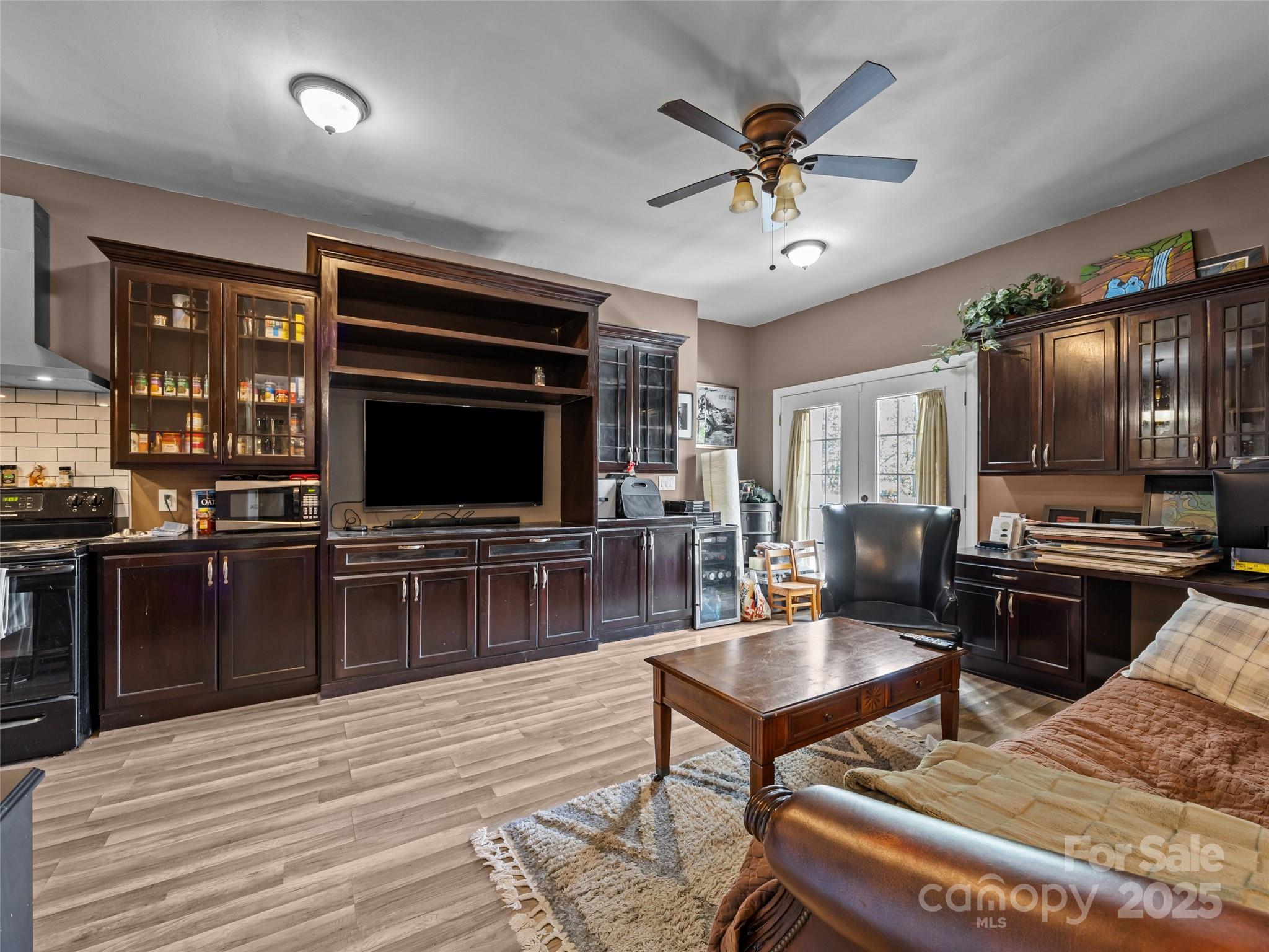 410 Lamp Post Drive Property Photo 43