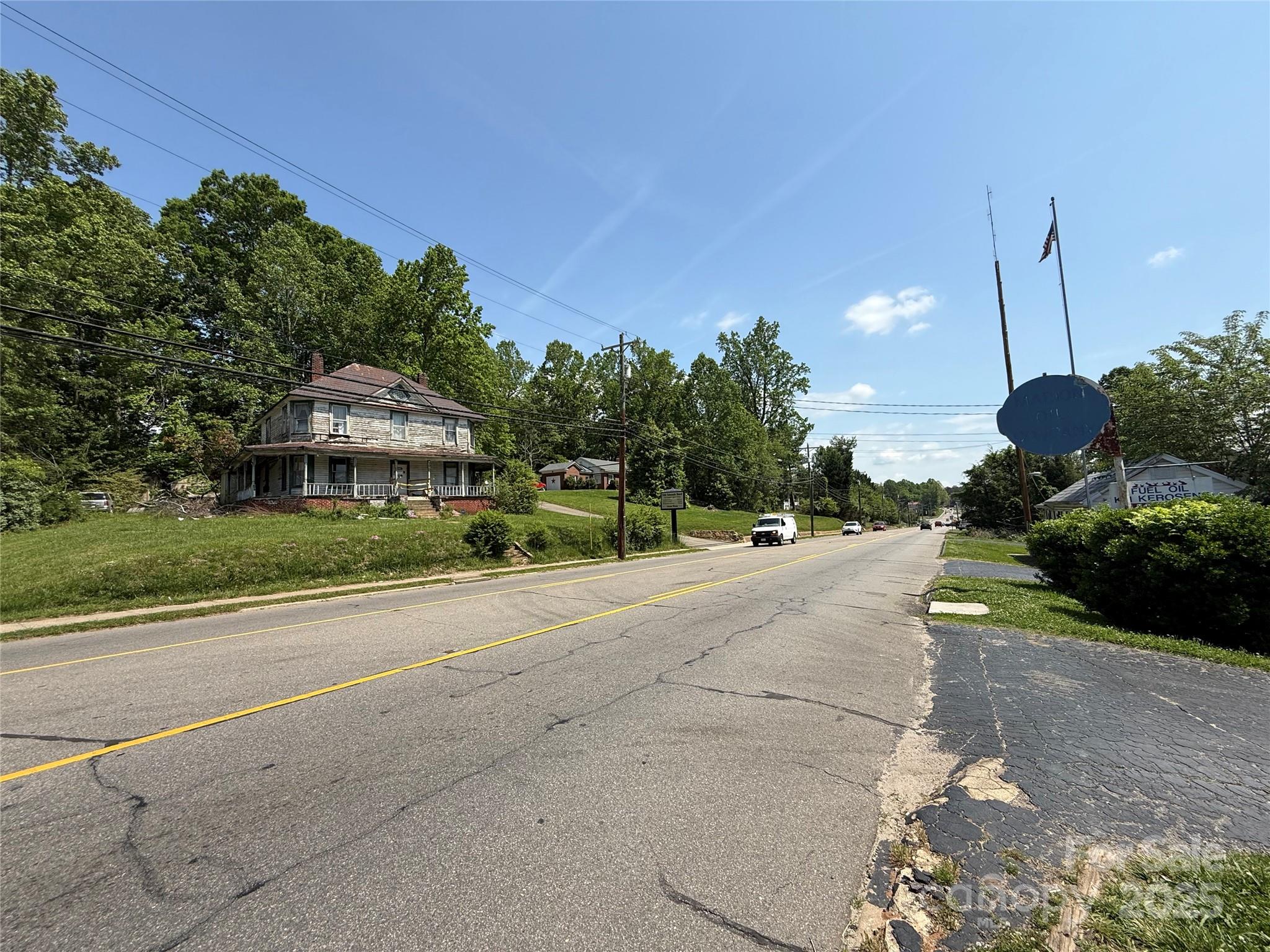 891 E Court Street Property Photo