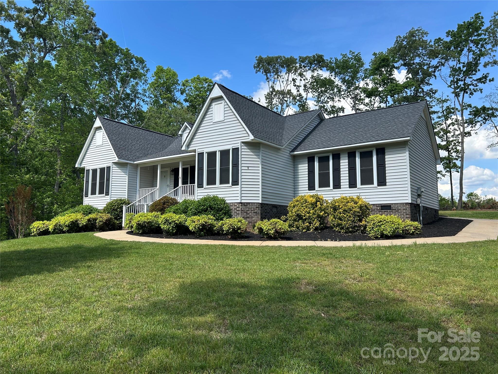 229 Garden Lakes Drive Property Photo