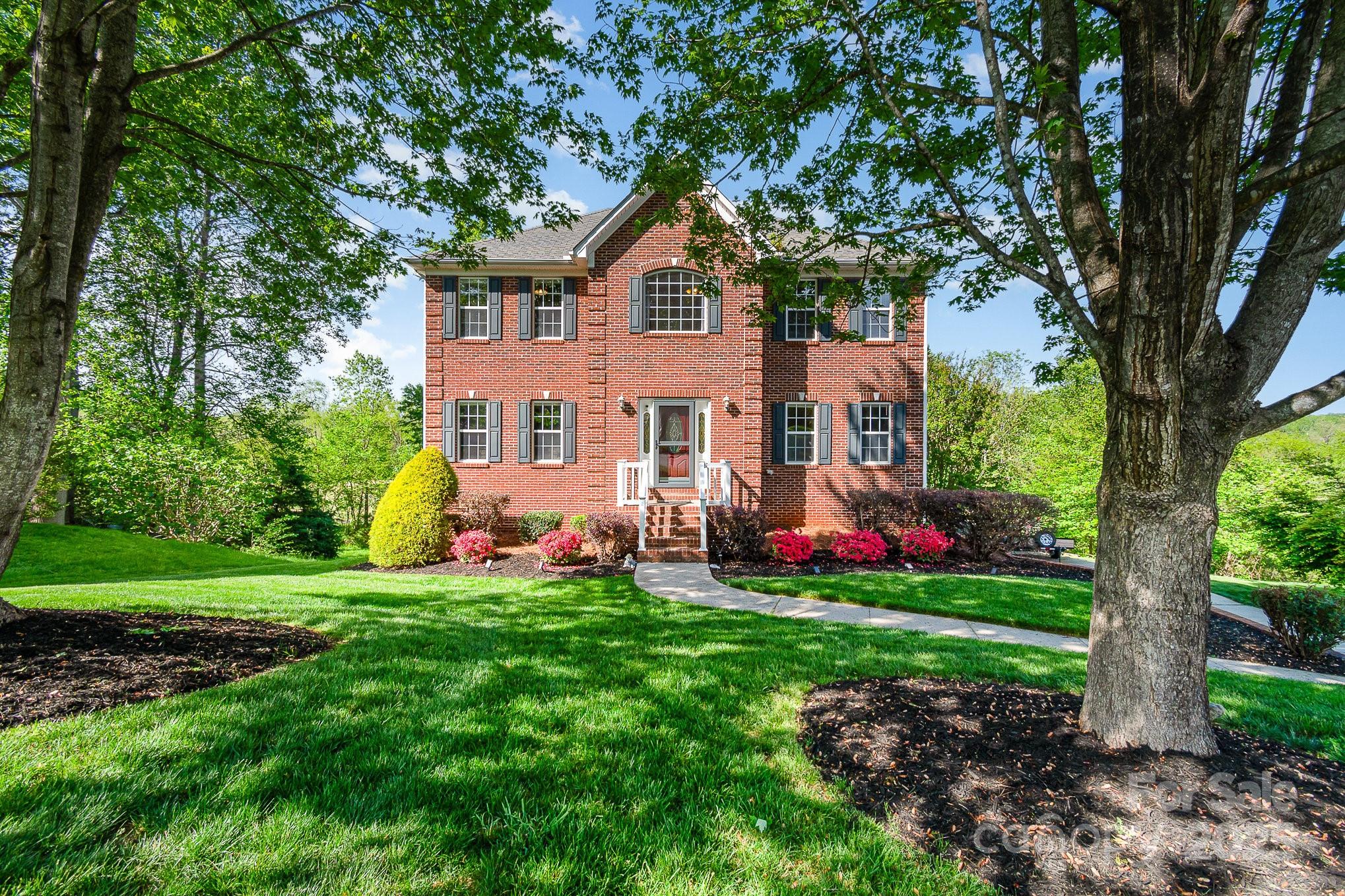 135 Lonetree Circle