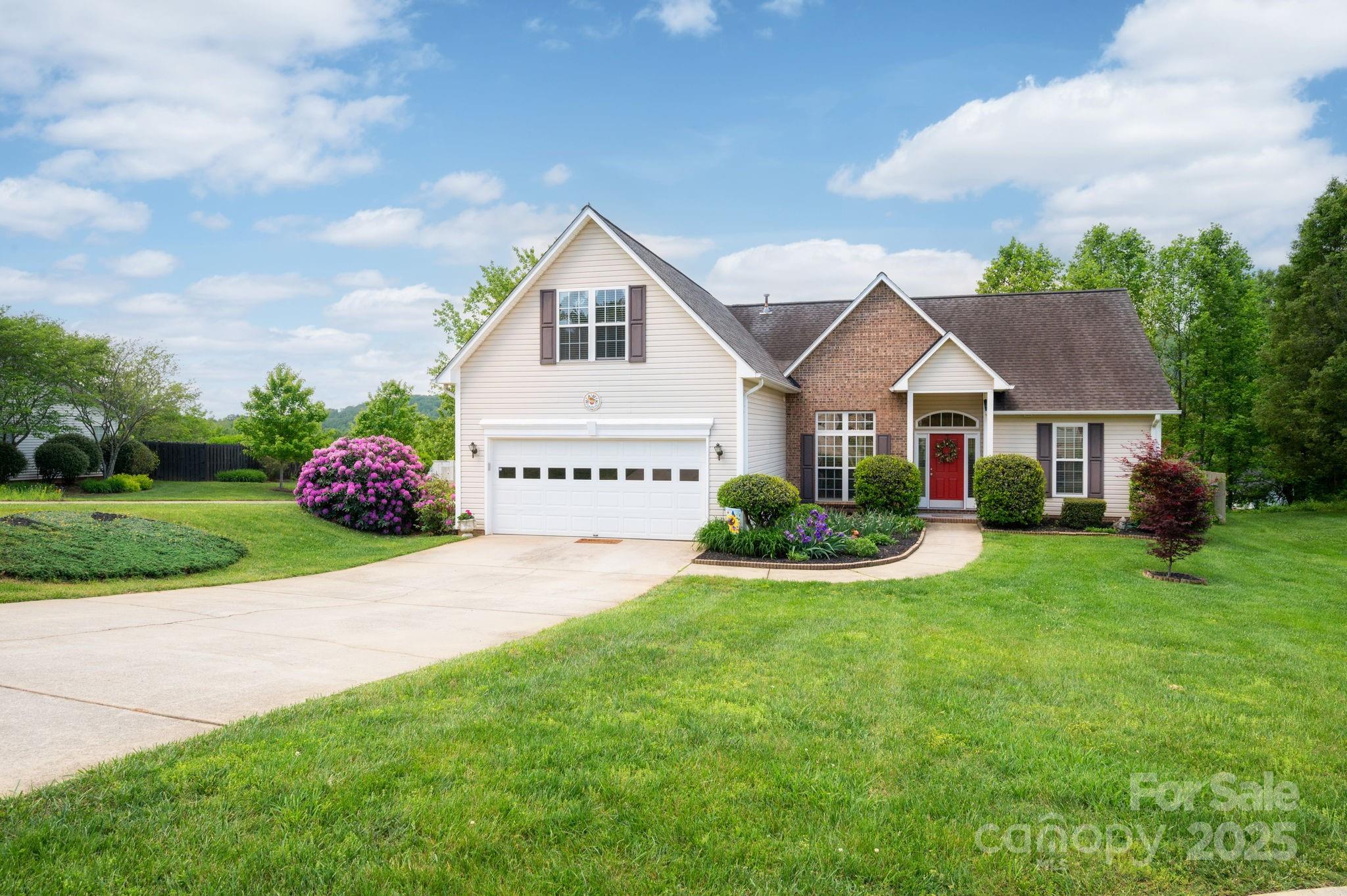 102 W Farm Creek Drive Property Photo 2