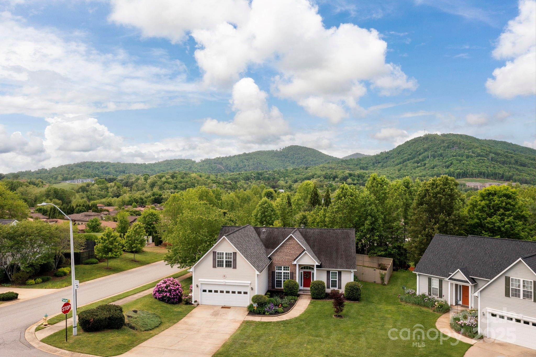 102 W Farm Creek Drive Property Photo 3