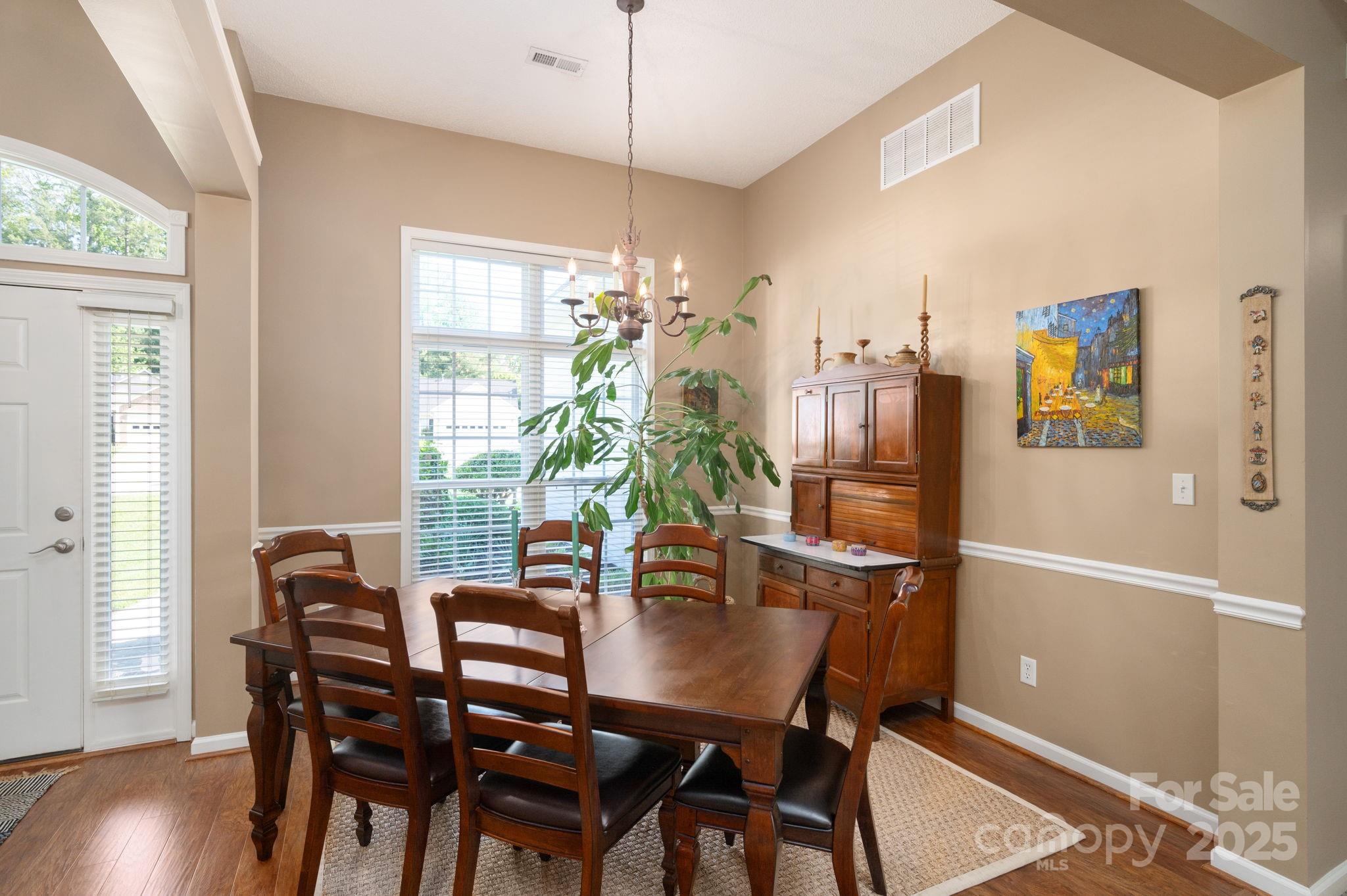 102 W Farm Creek Drive Property Photo 7