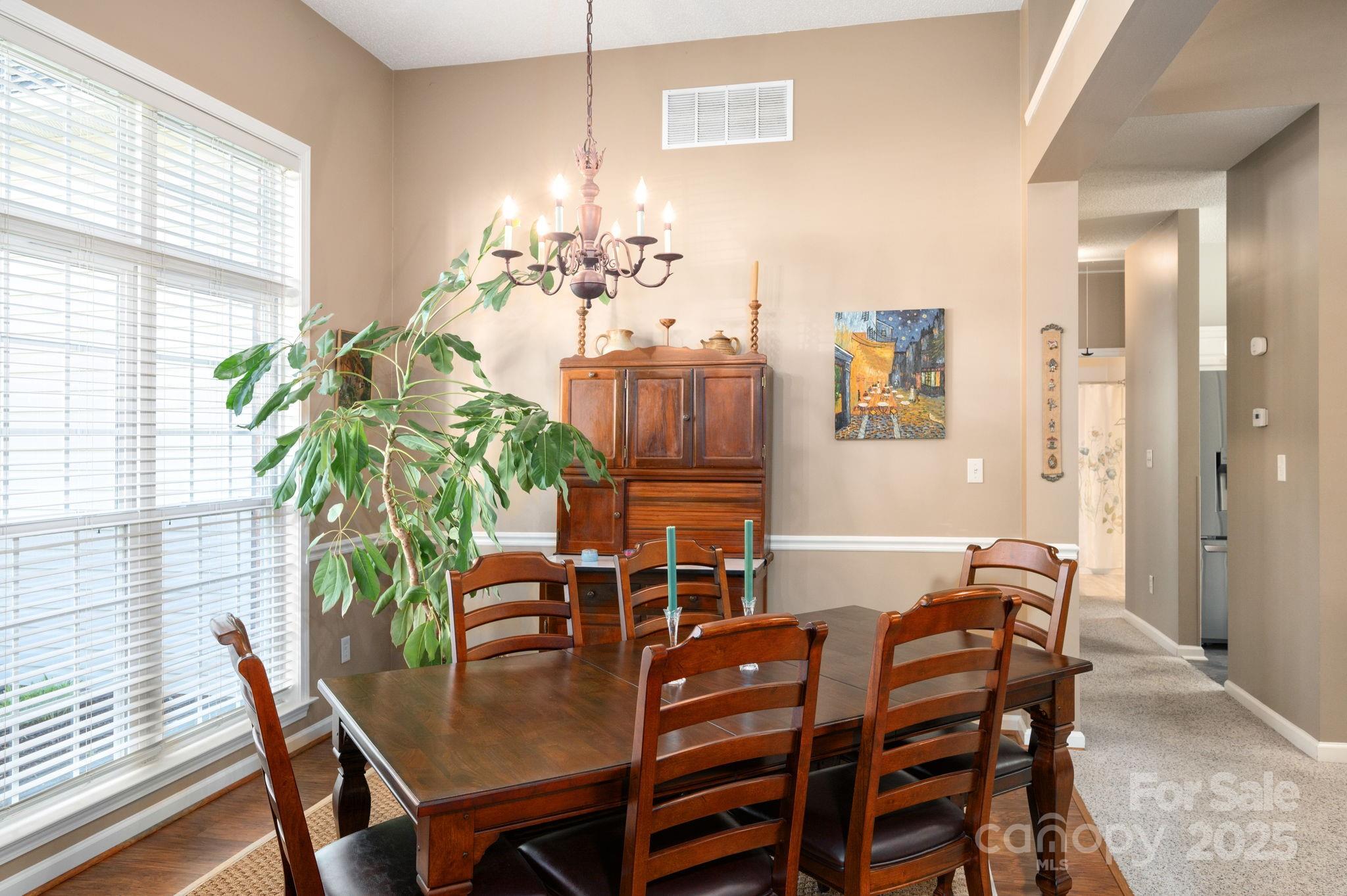 102 W Farm Creek Drive Property Photo 8