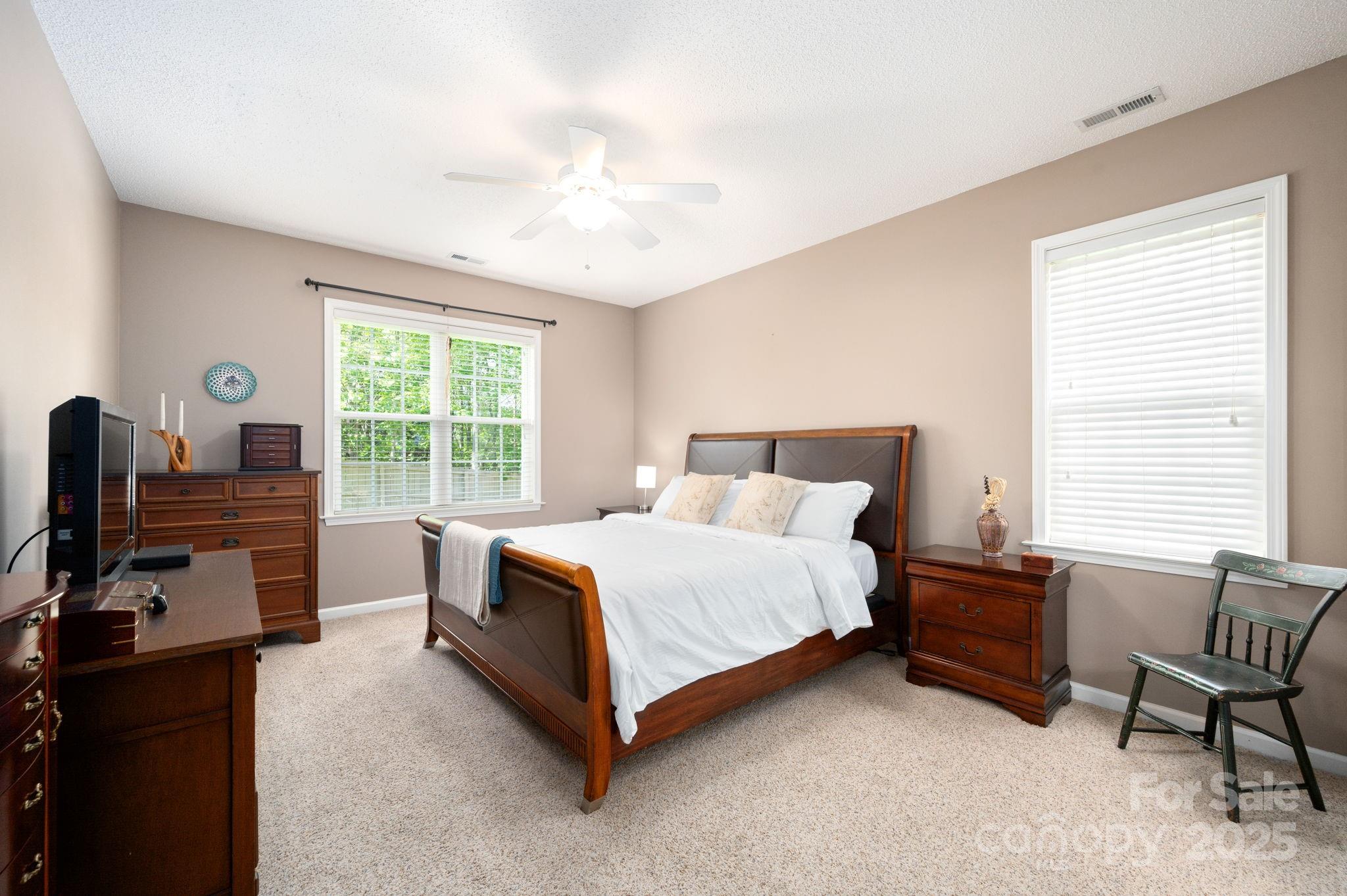 102 W Farm Creek Drive Property Photo 20