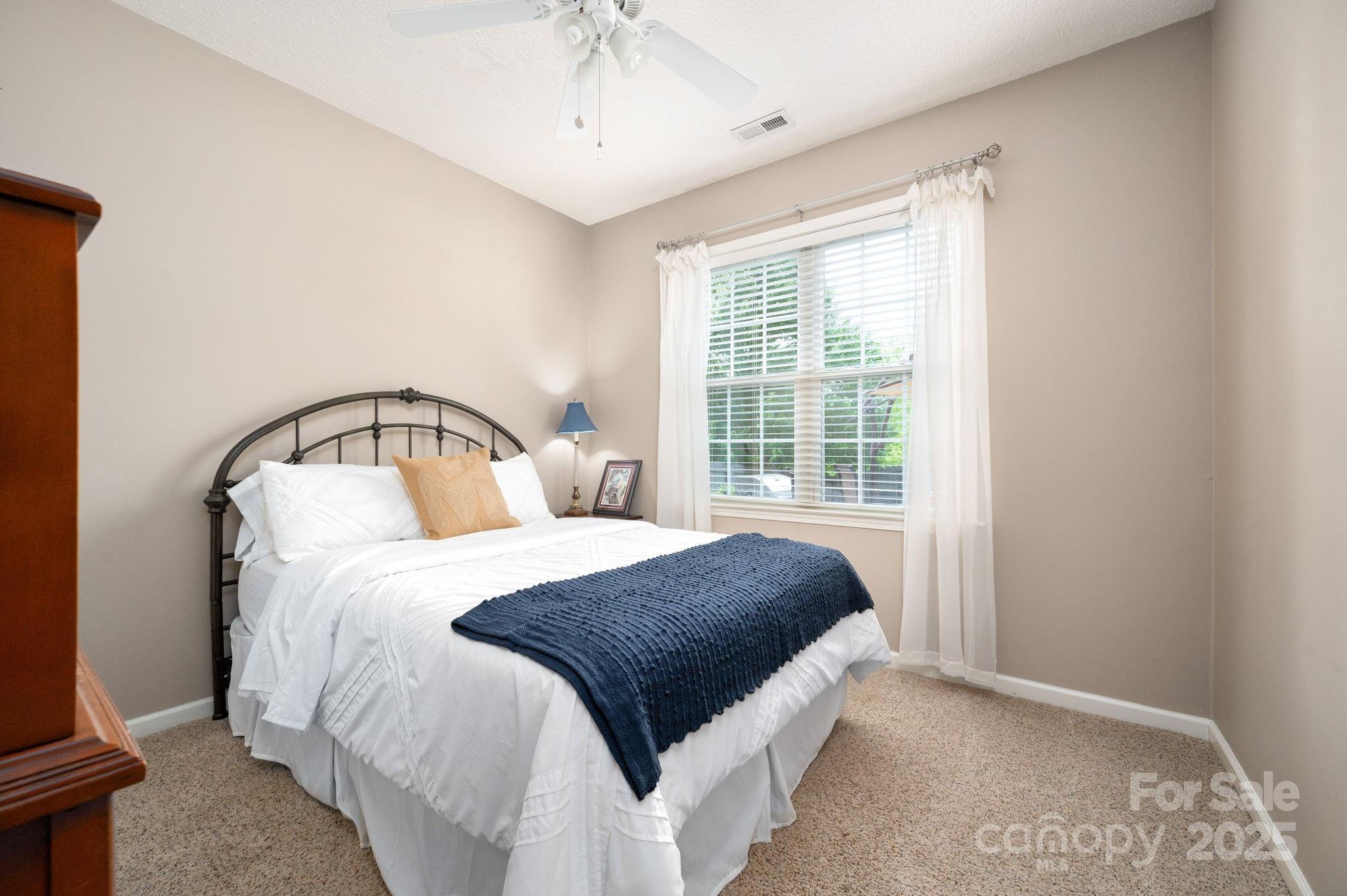 102 W Farm Creek Drive Property Photo 28