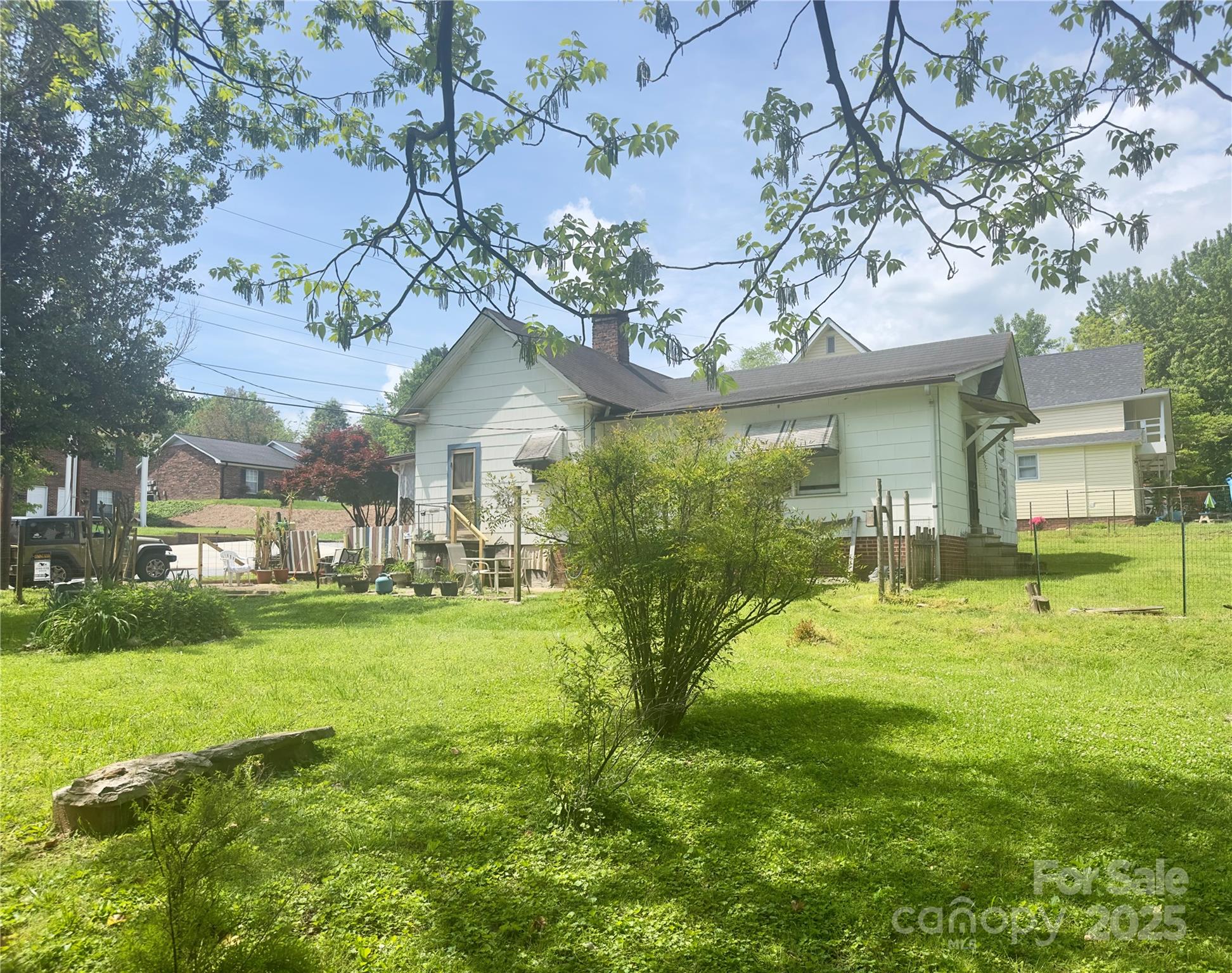 175 Spring Street Property Photo 1