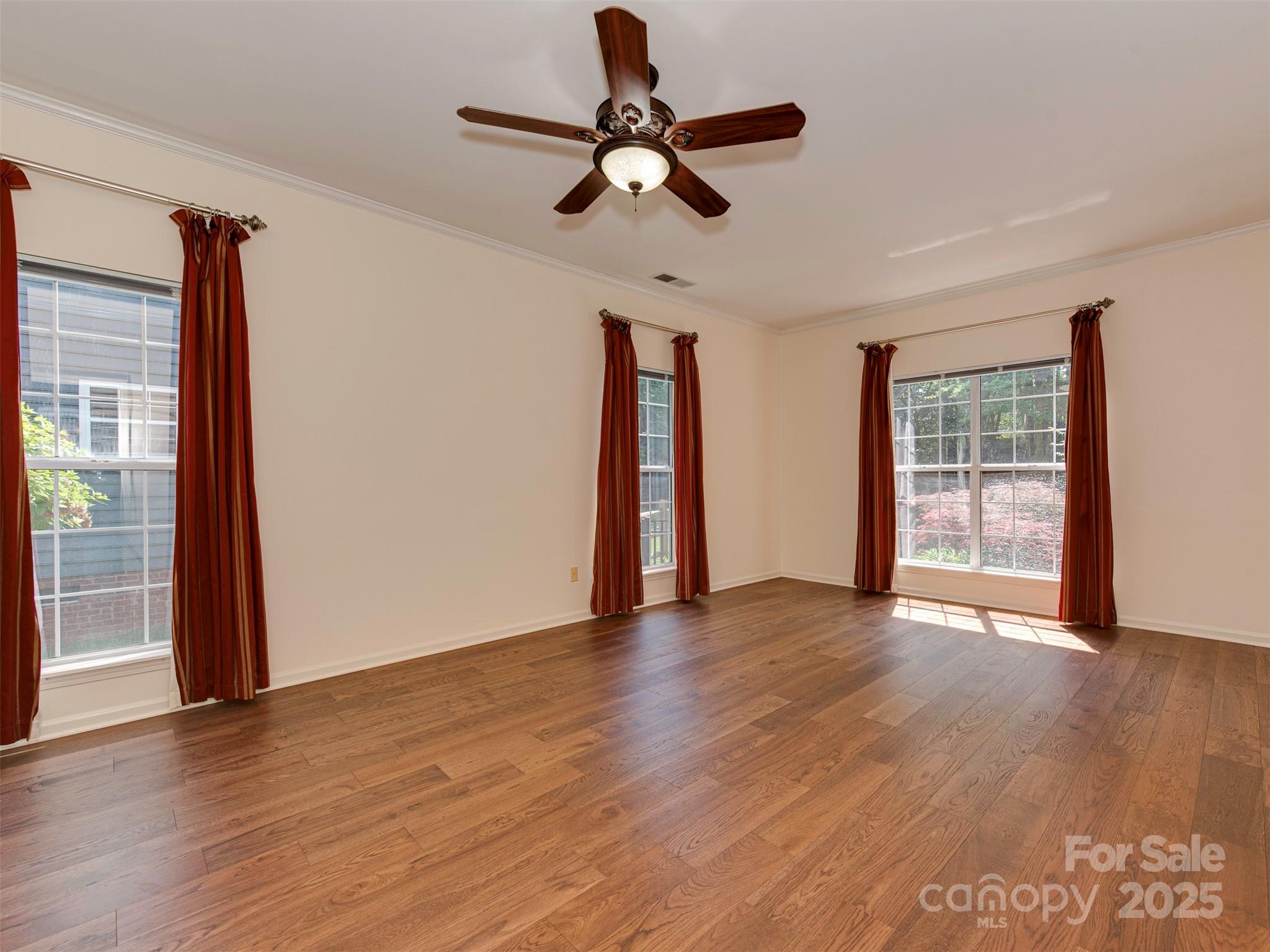 2825 Redfield Drive Property Photo 14