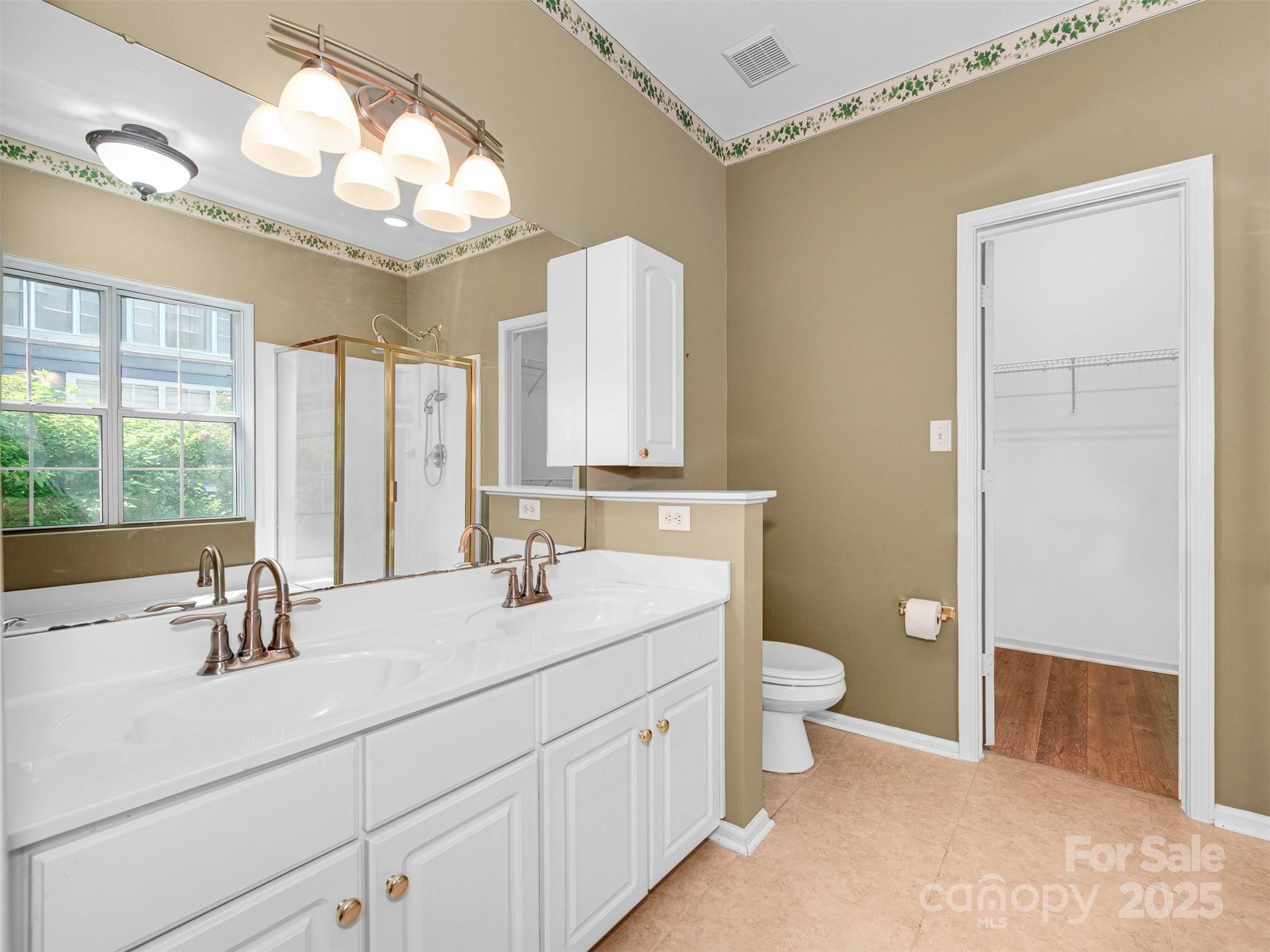 2825 Redfield Drive Property Photo 15