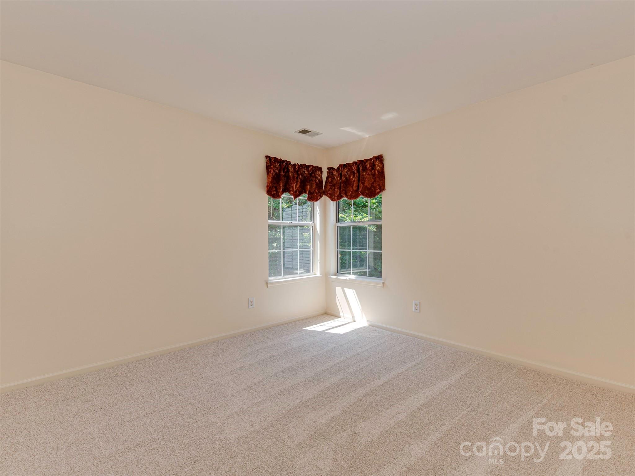 2825 Redfield Drive Property Photo 19