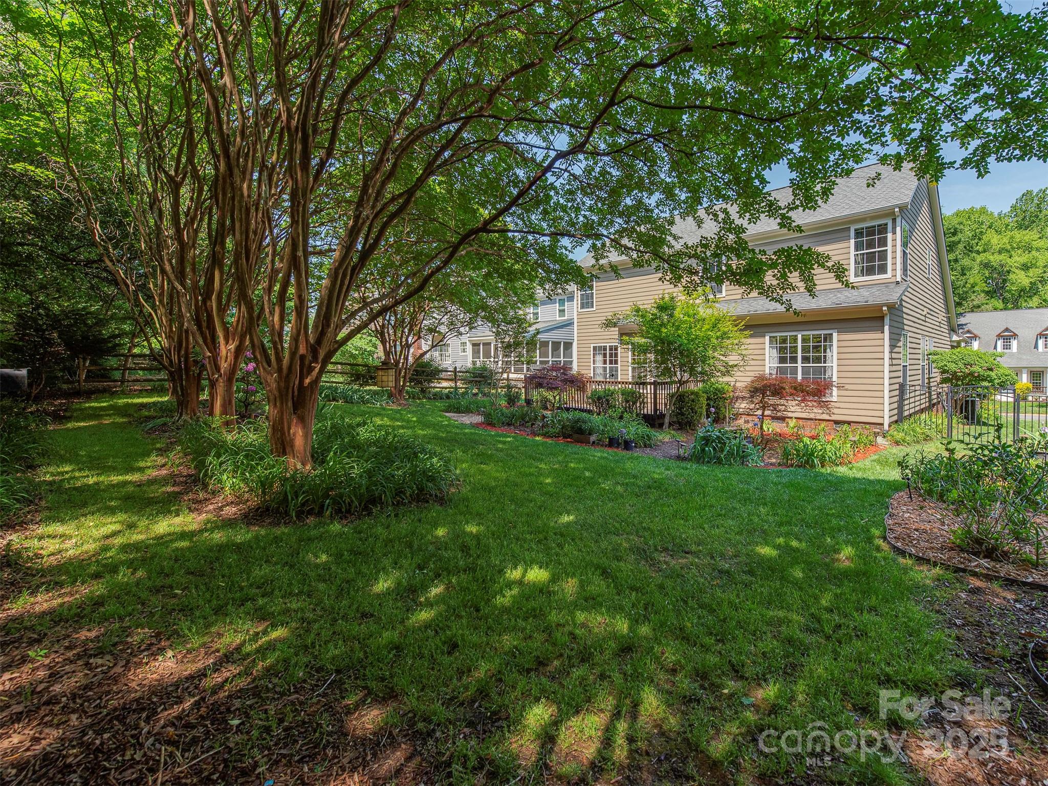 2825 Redfield Drive Property Photo 33