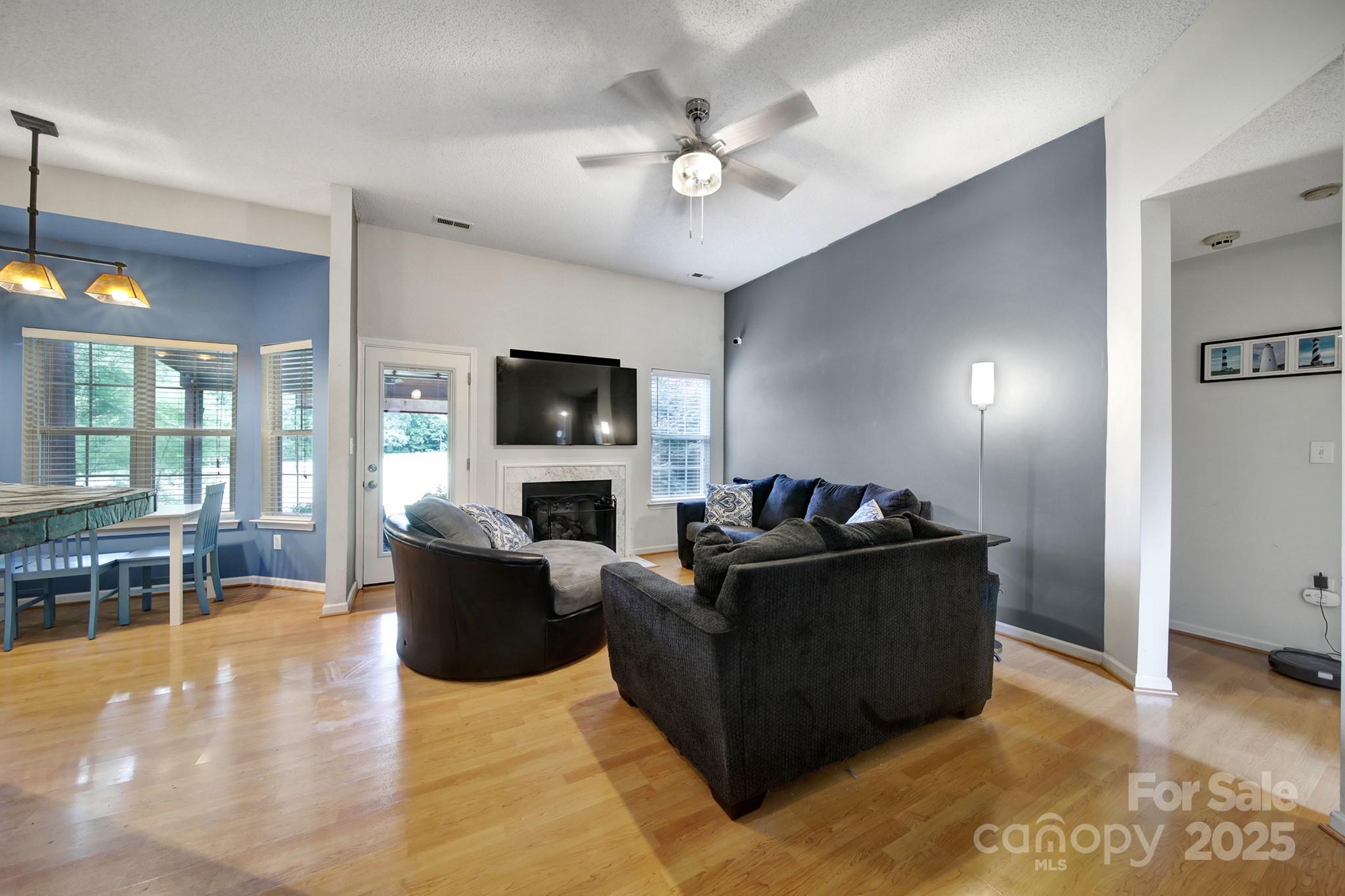 1021 Stinson Glen Lane Property Photo 4