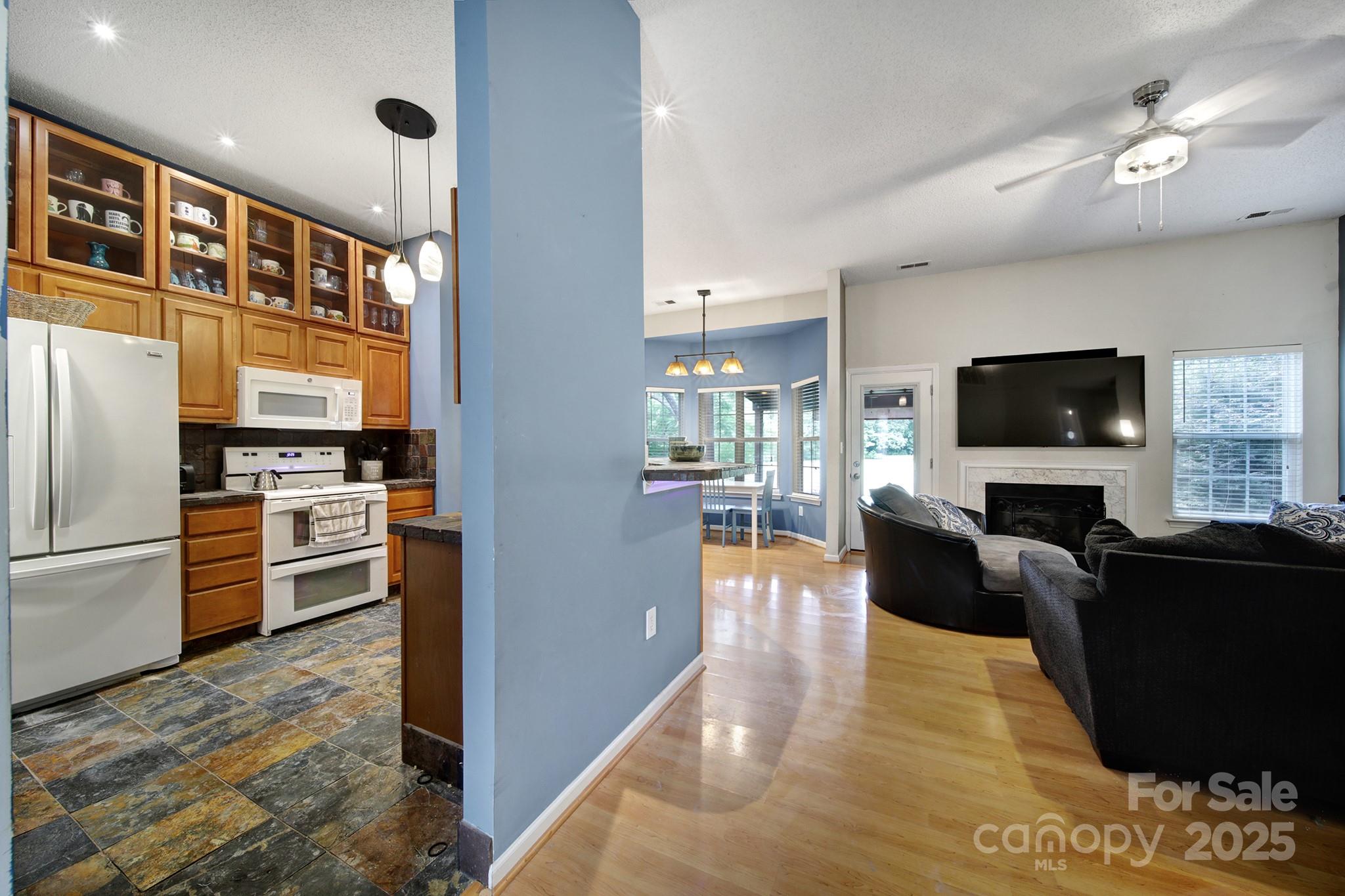 1021 Stinson Glen Lane Property Photo 5