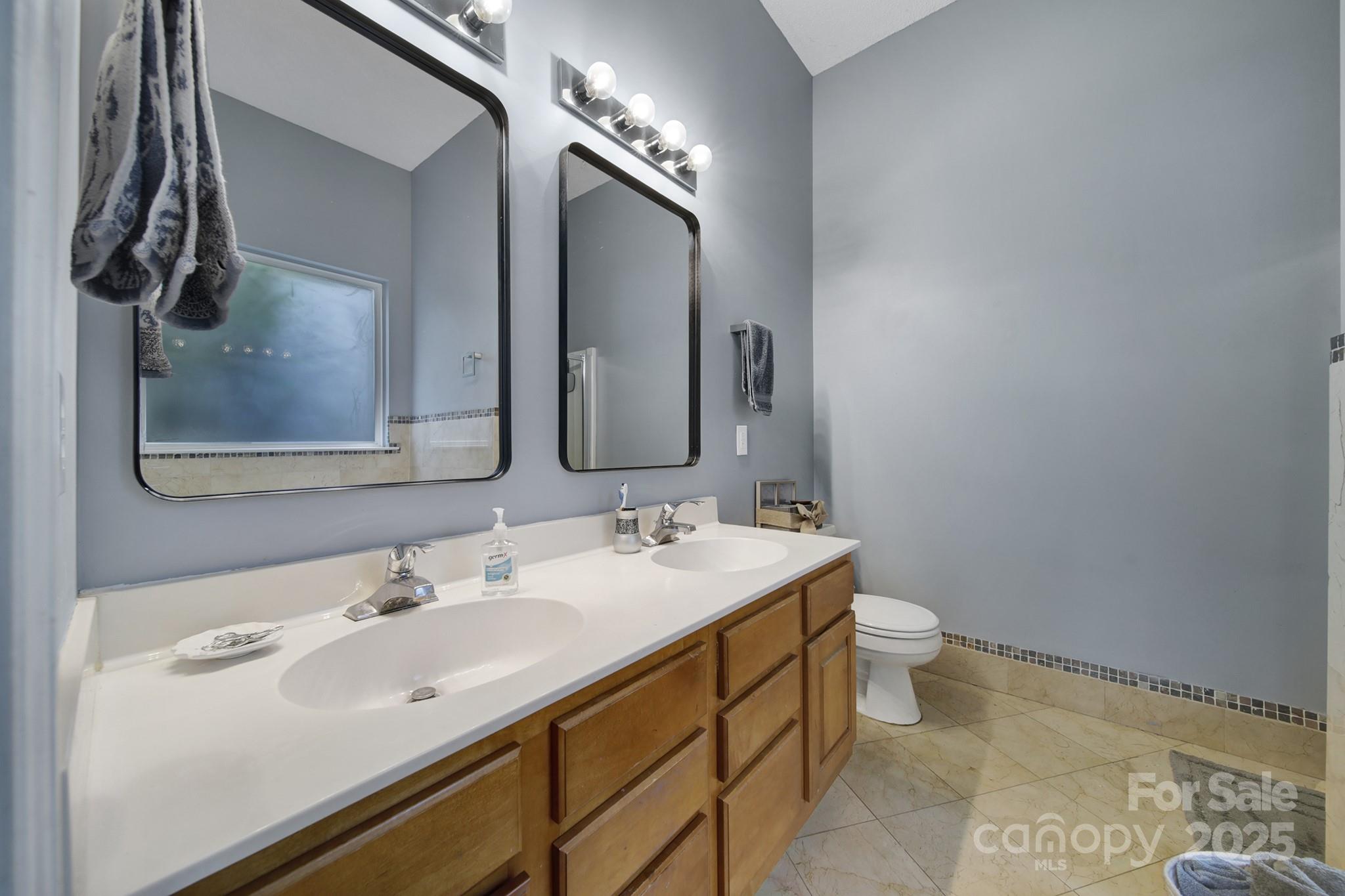 1021 Stinson Glen Lane Property Photo 16