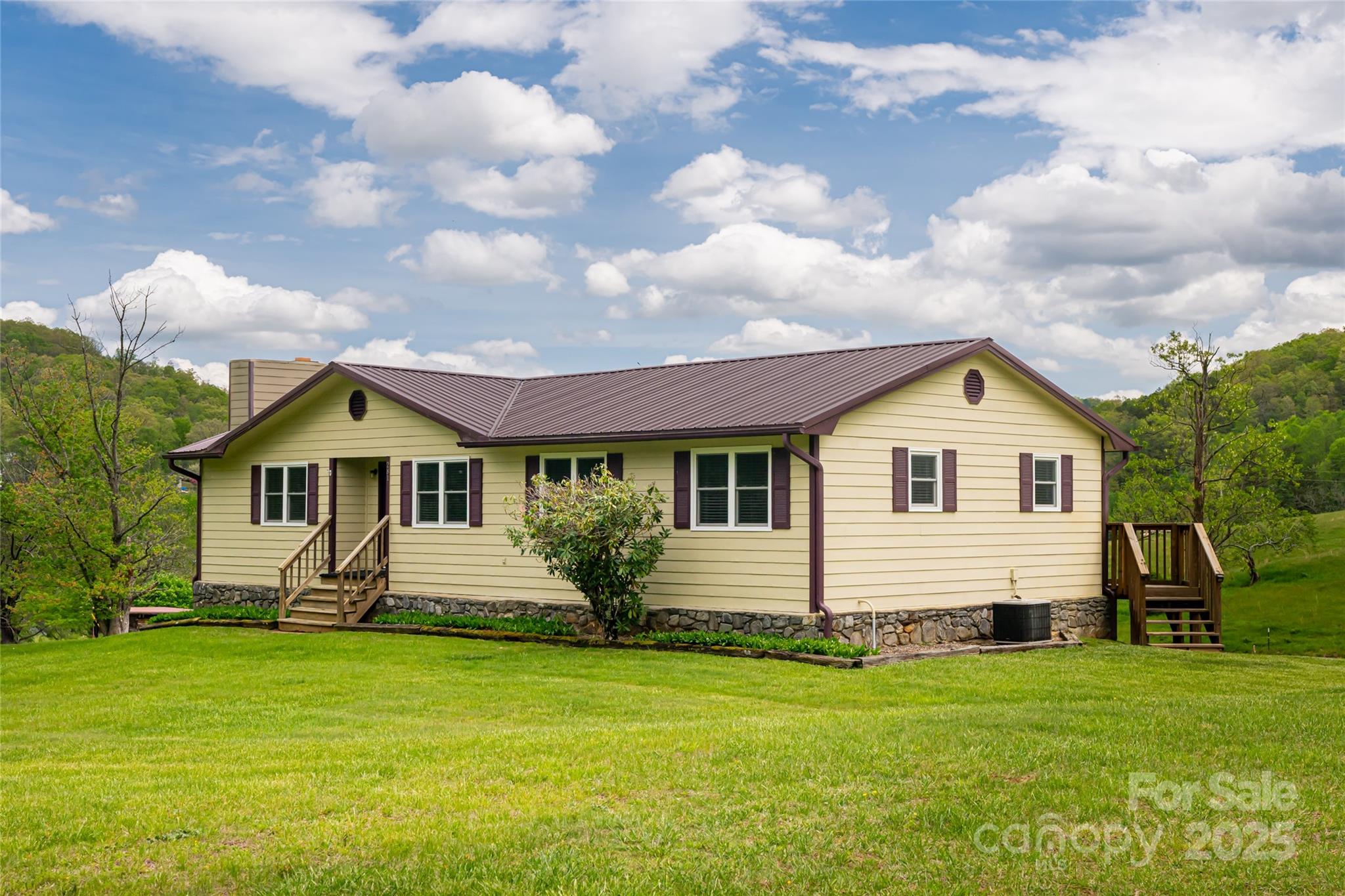 281 Curtis Creek Road Property Photo 5