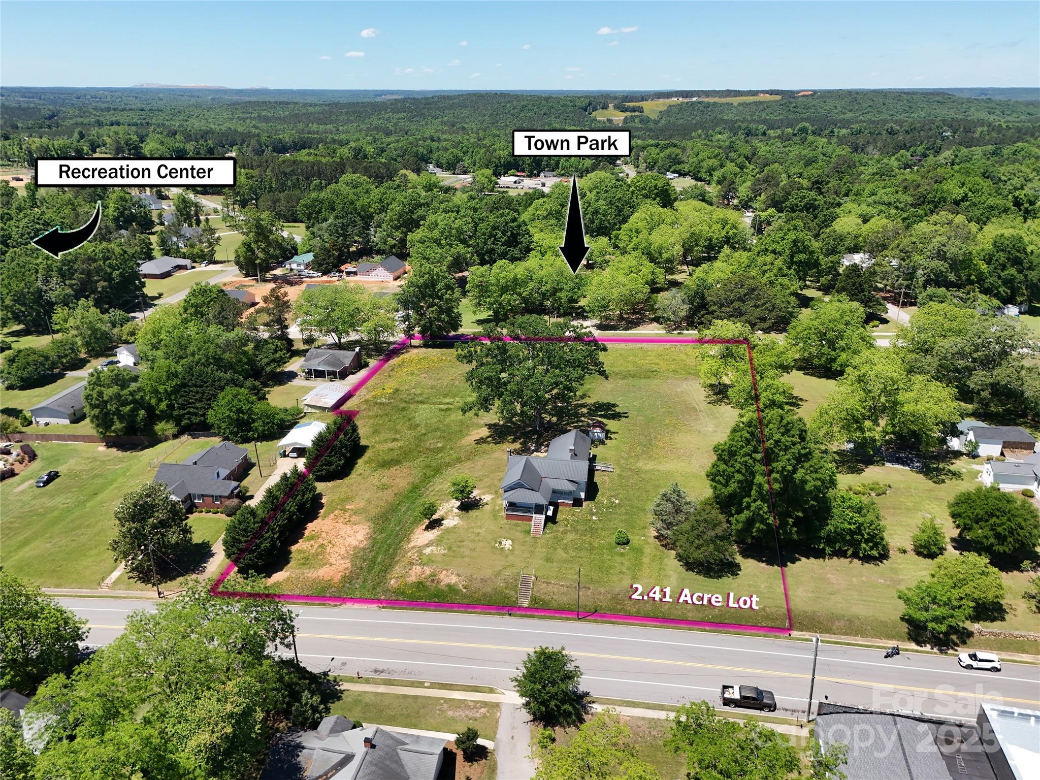 213 S Main Street Property Photo 4