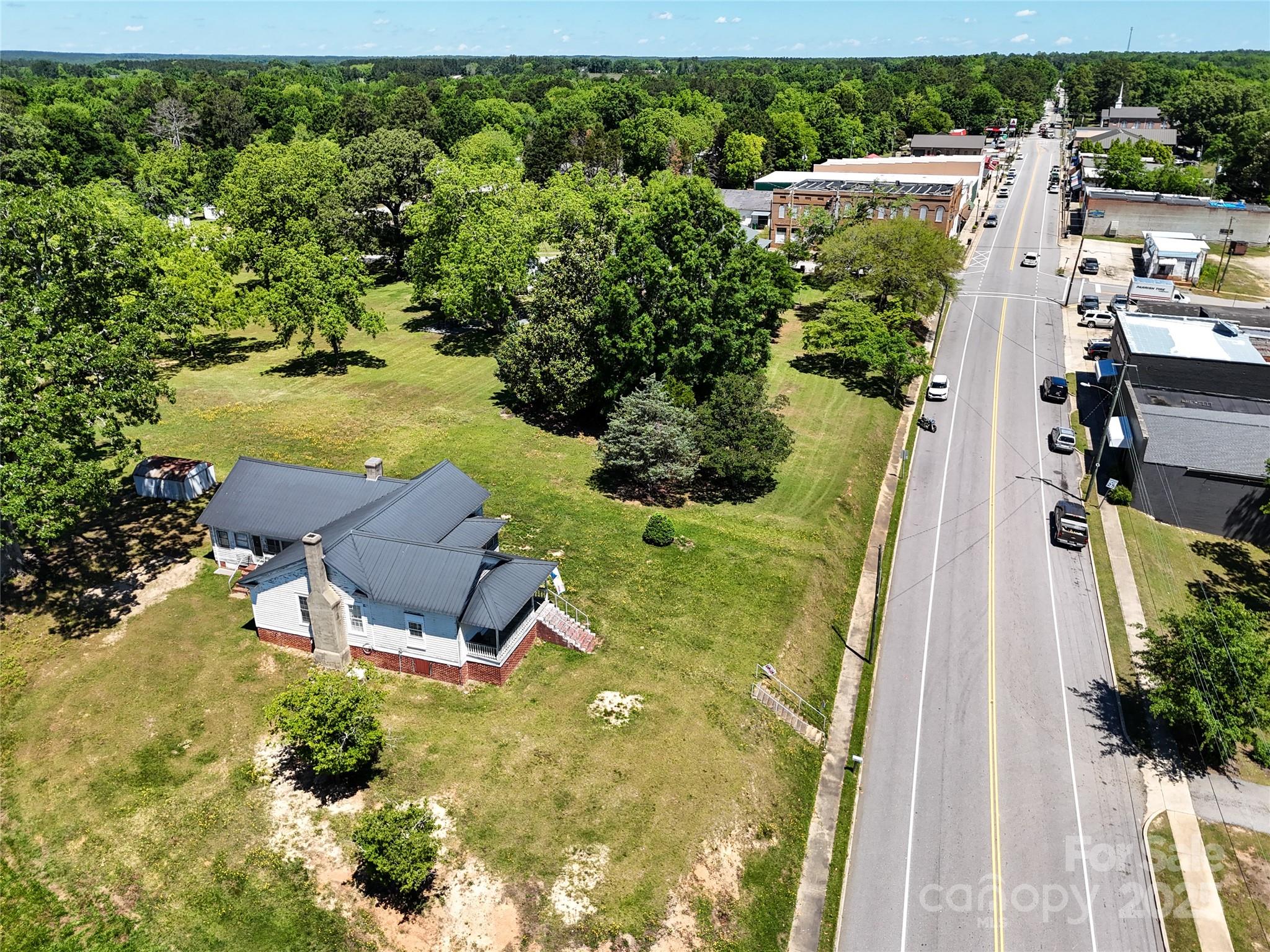 213 S Main Street Property Photo 5