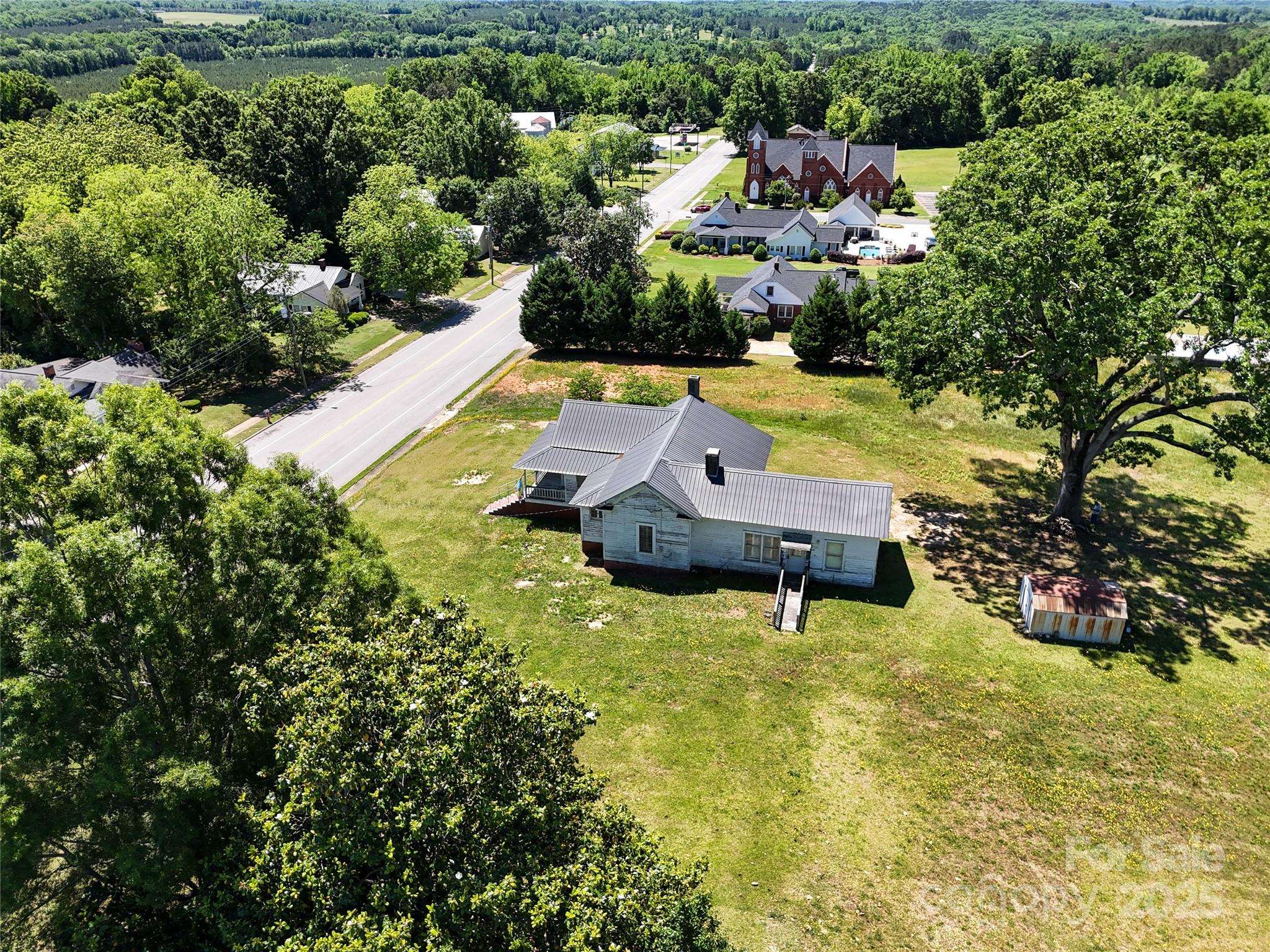 213 S Main Street Property Photo 15