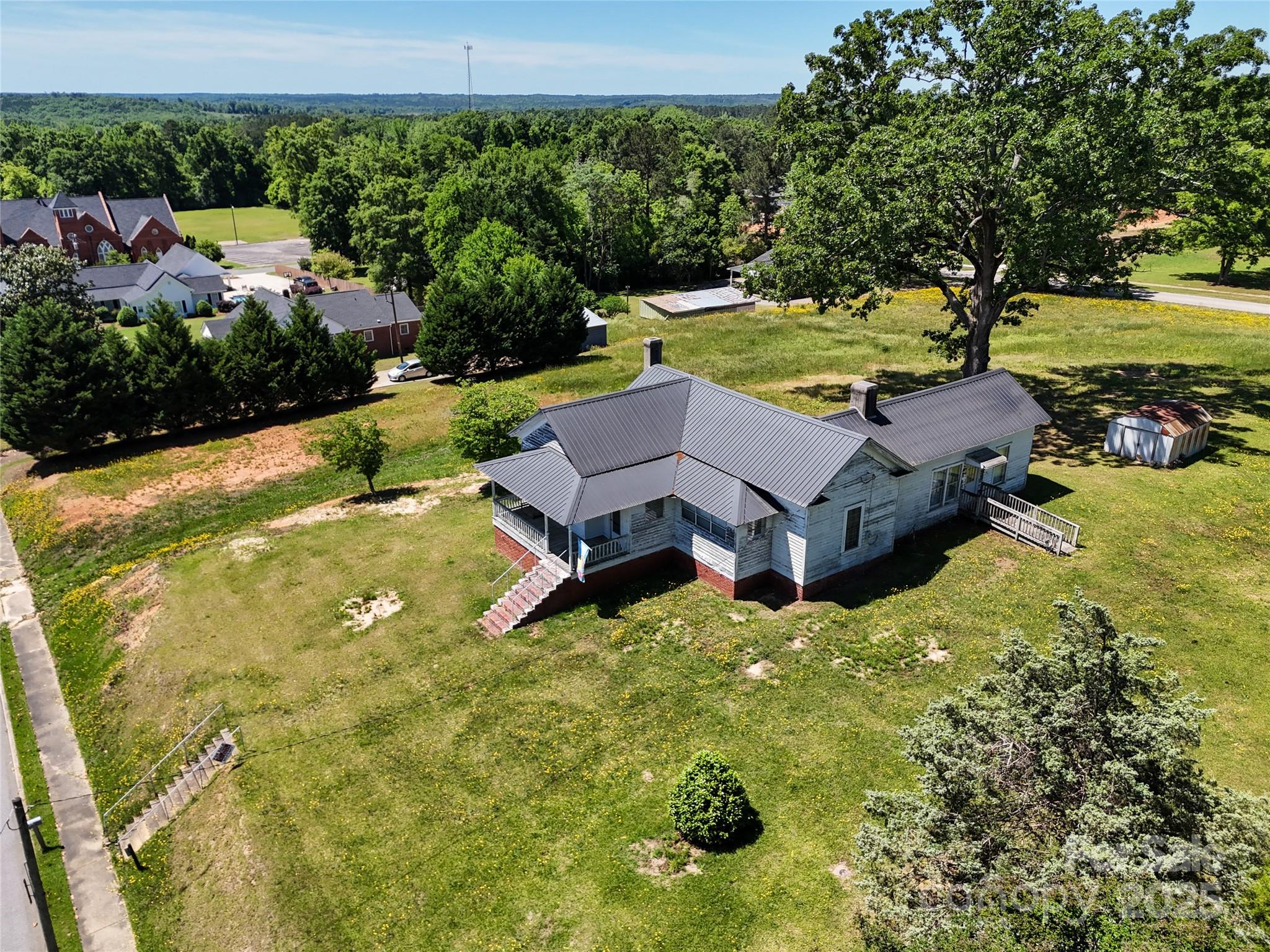 213 S Main Street Property Photo 17