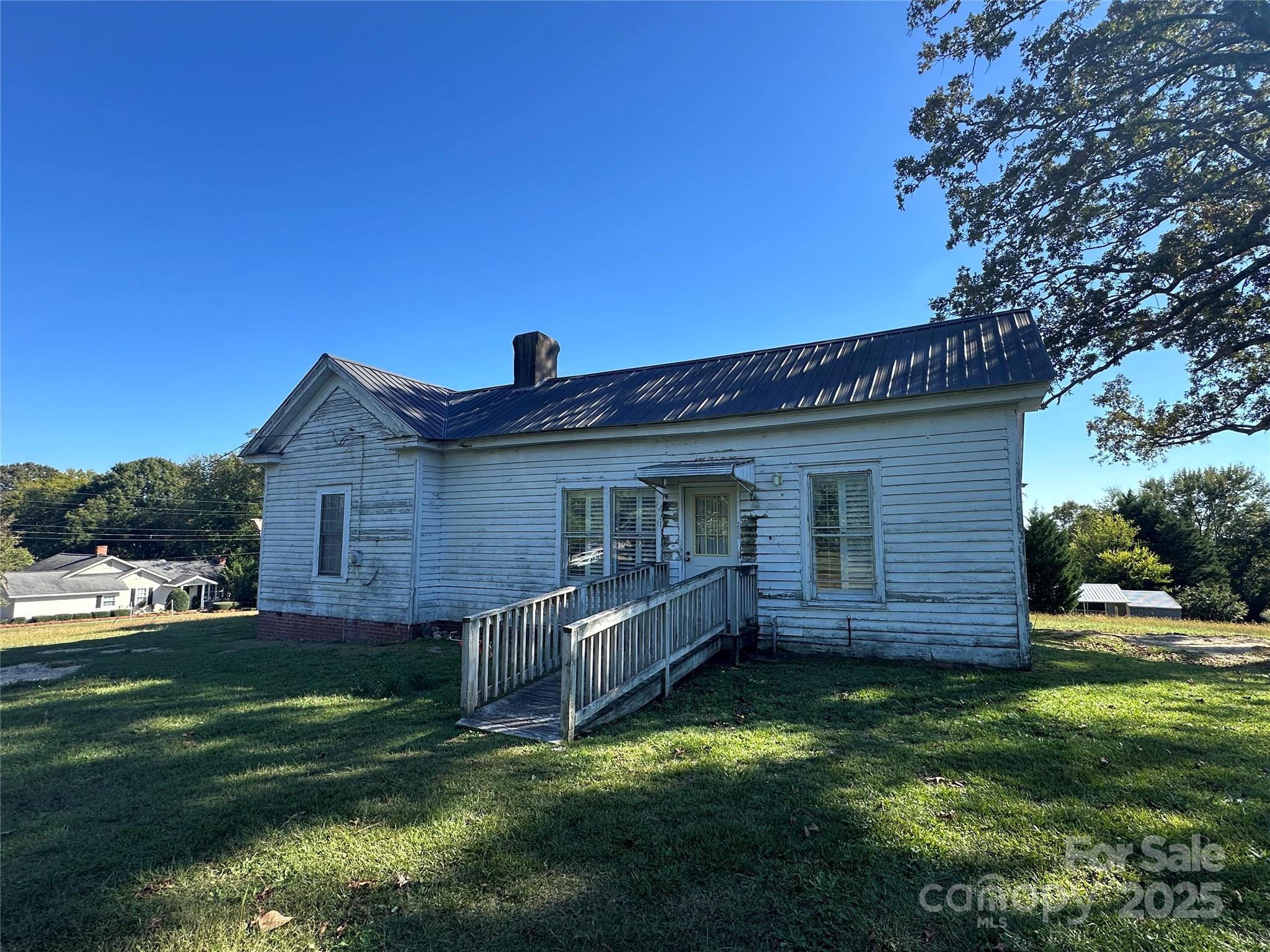 213 S Main Street Property Photo 20