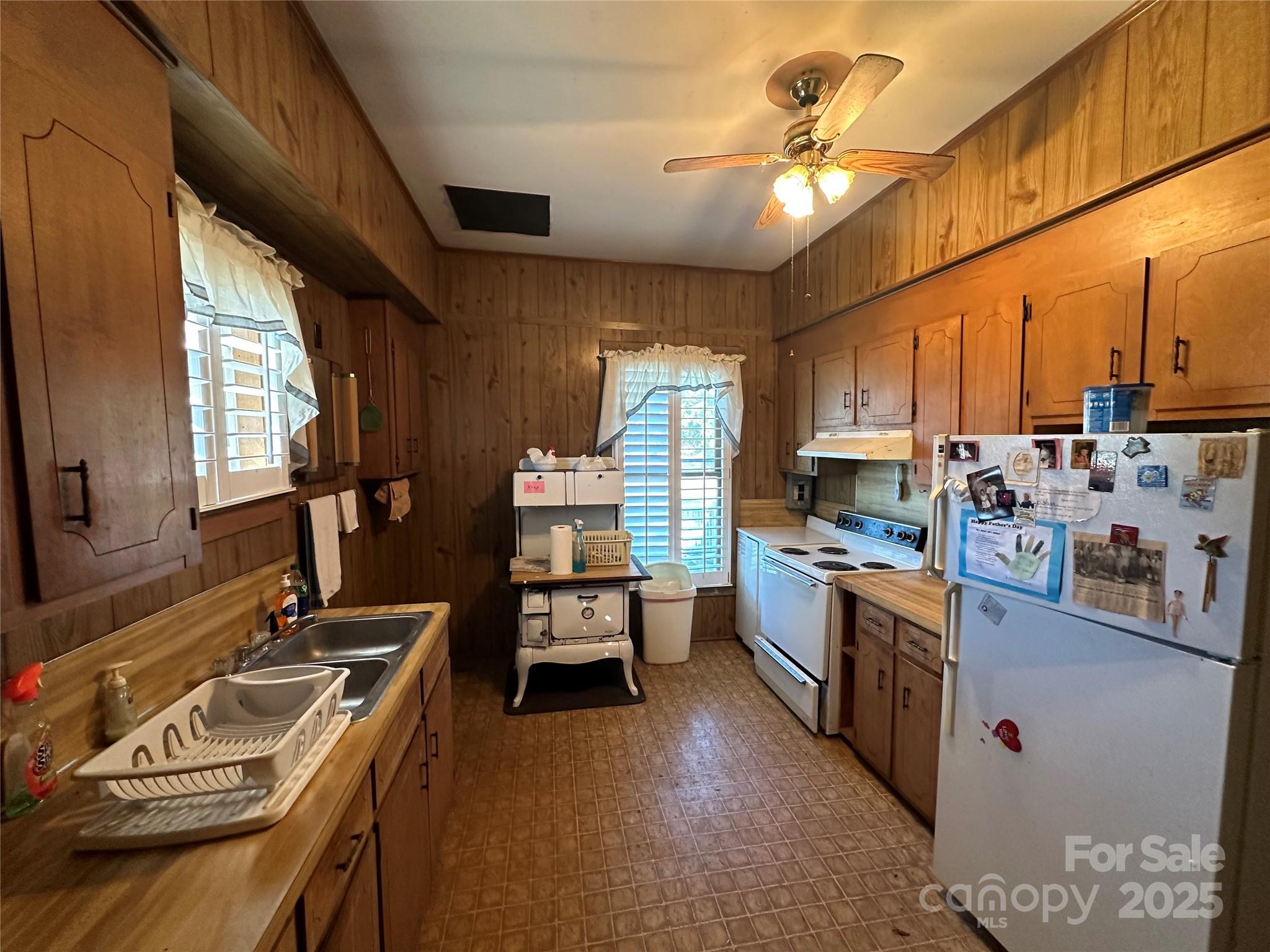 213 S Main Street Property Photo 21