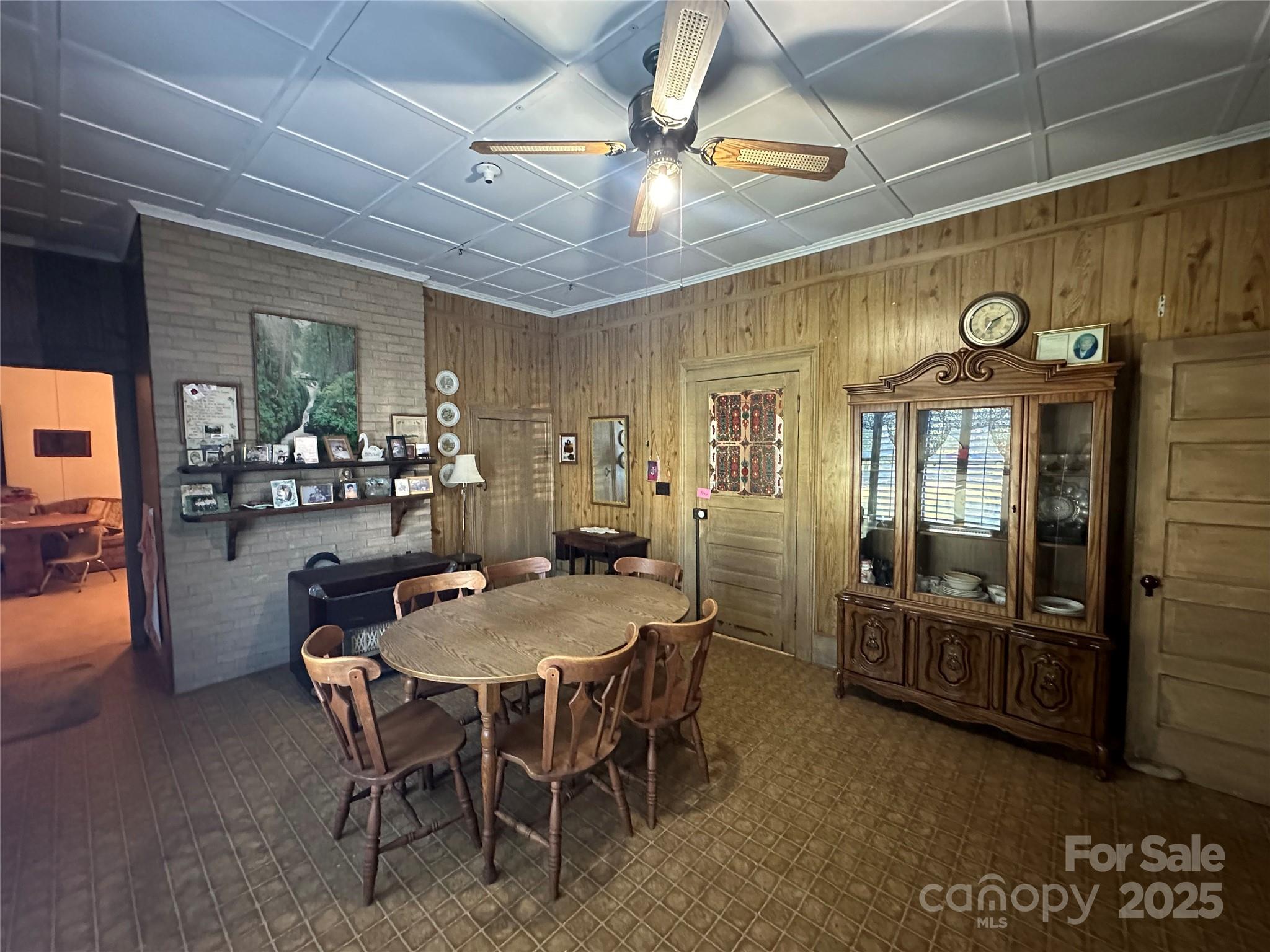 213 S Main Street Property Photo 23