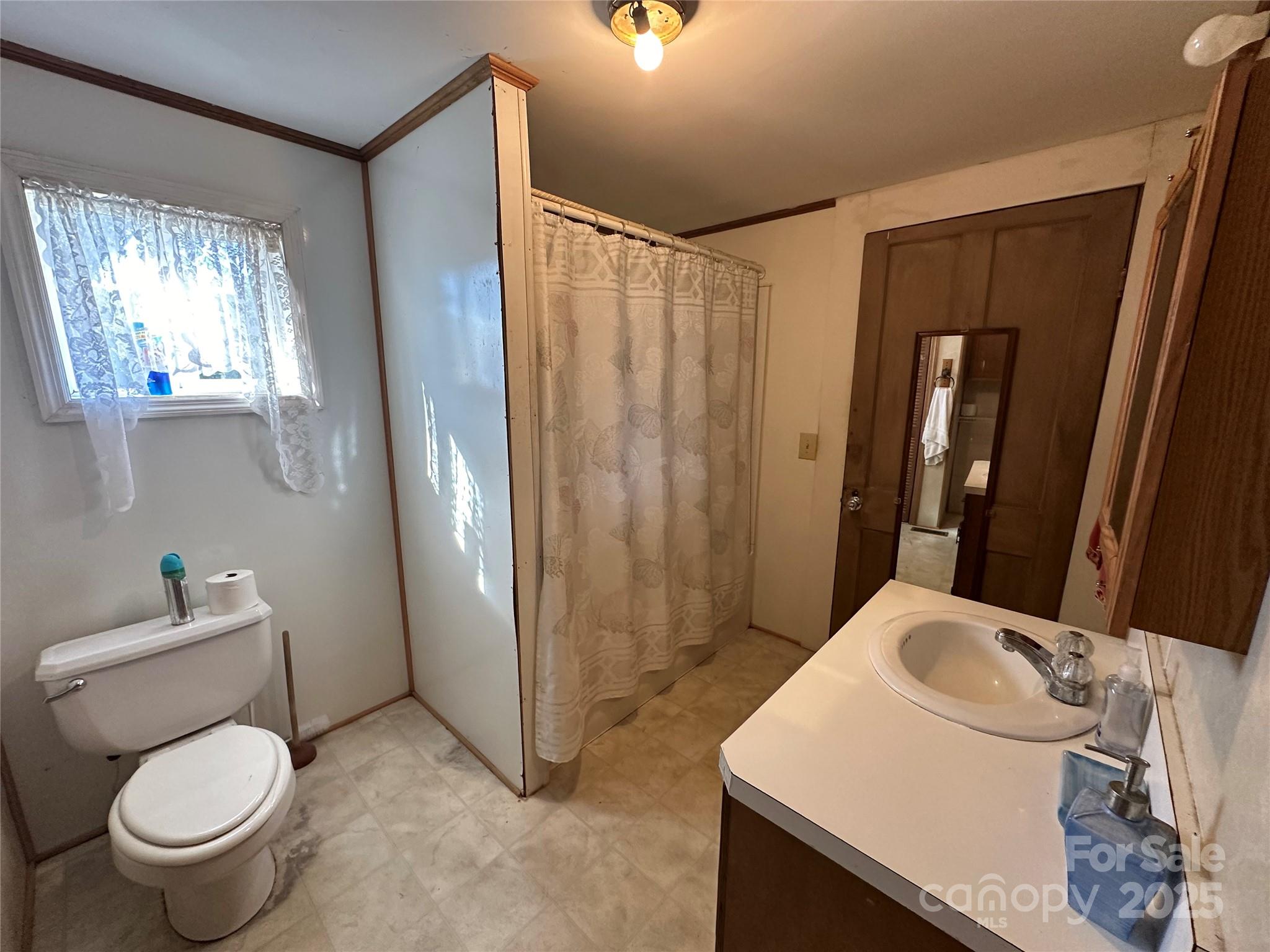 213 S Main Street Property Photo 28