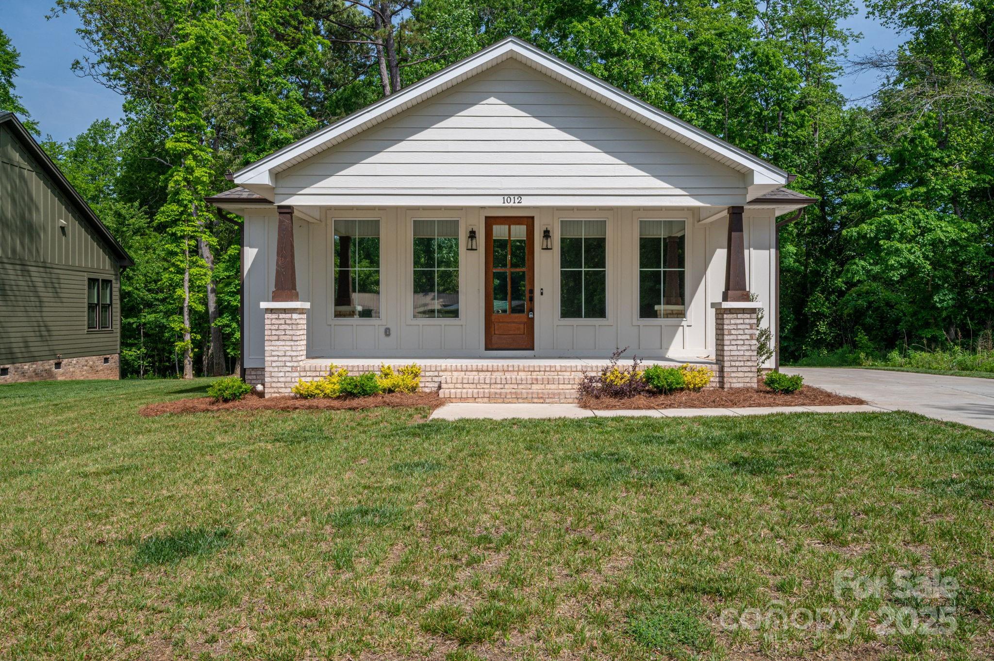 1012 W Carroll Street Property Photo 1