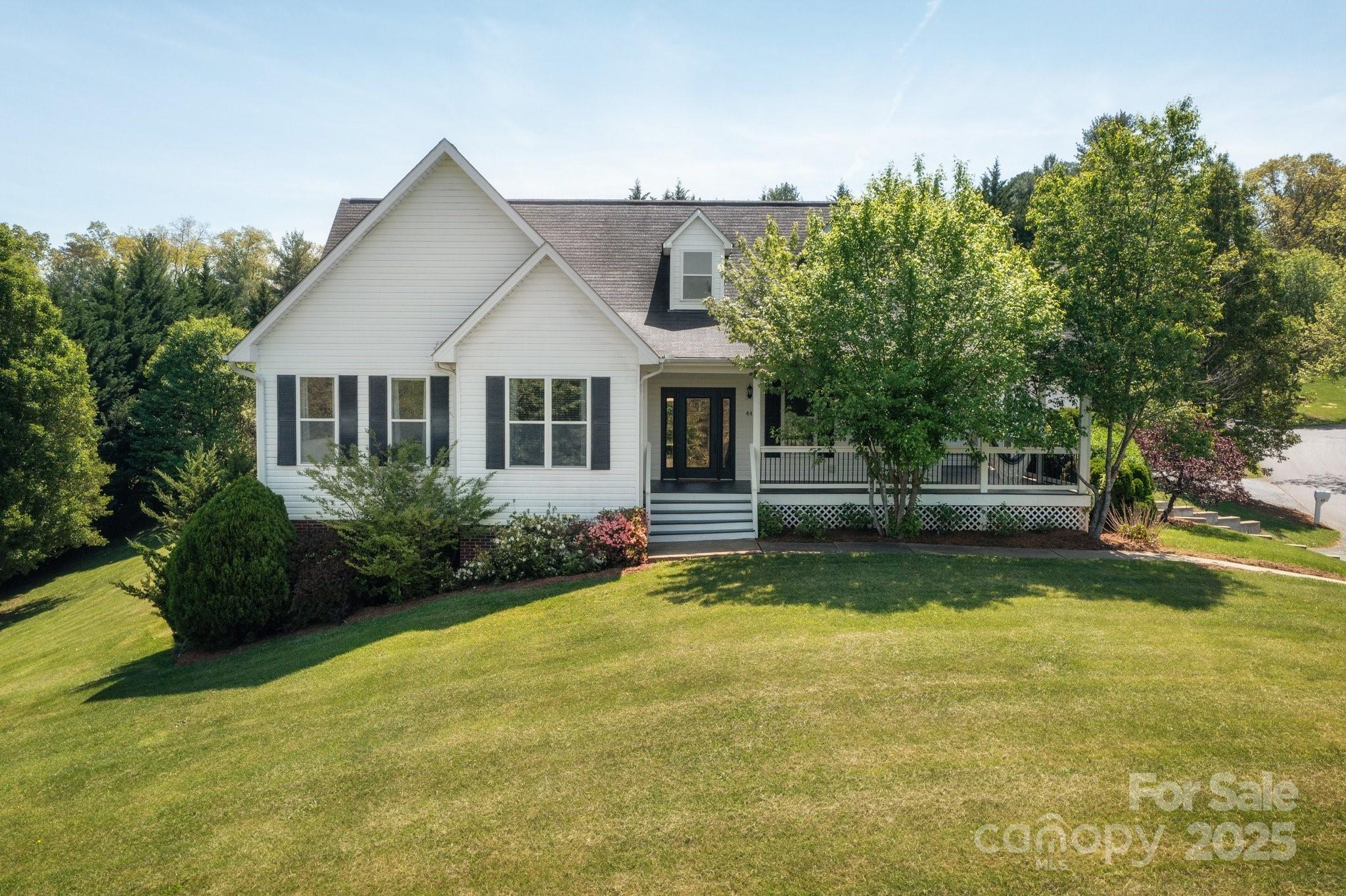 44 White Thorn Drive Property Photo