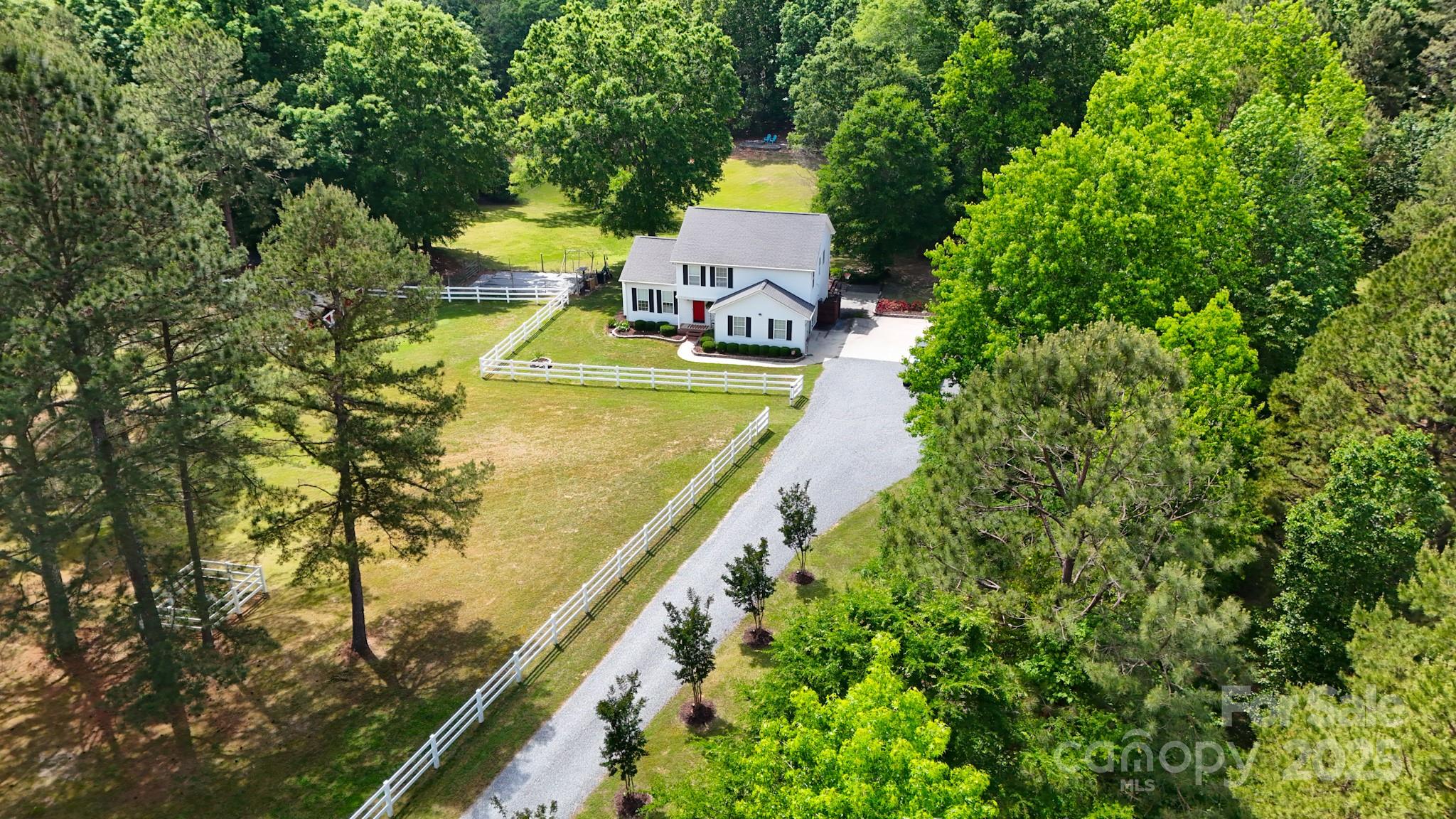 6910 Birdsong Lane Property Photo 6