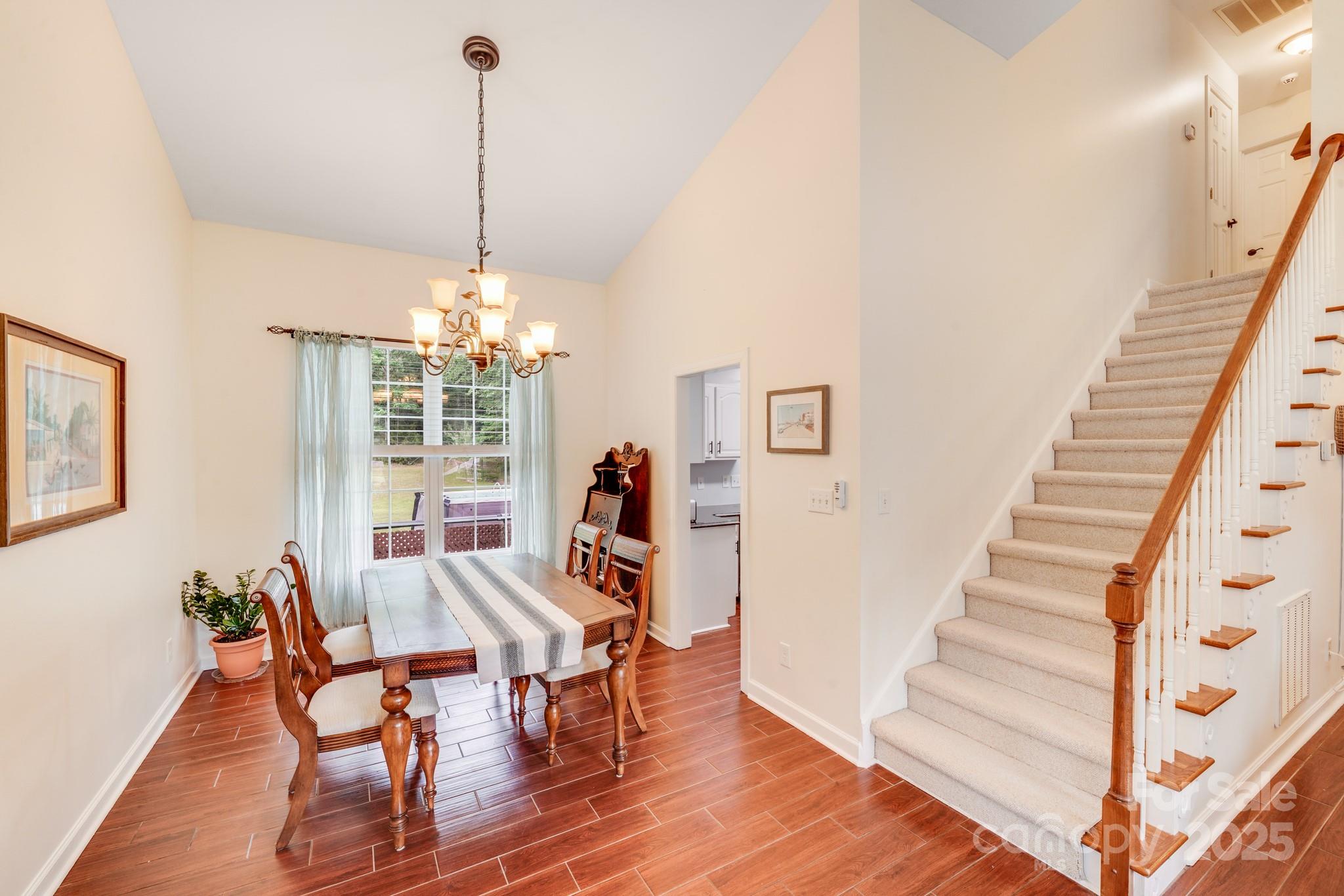 6910 Birdsong Lane Property Photo 15