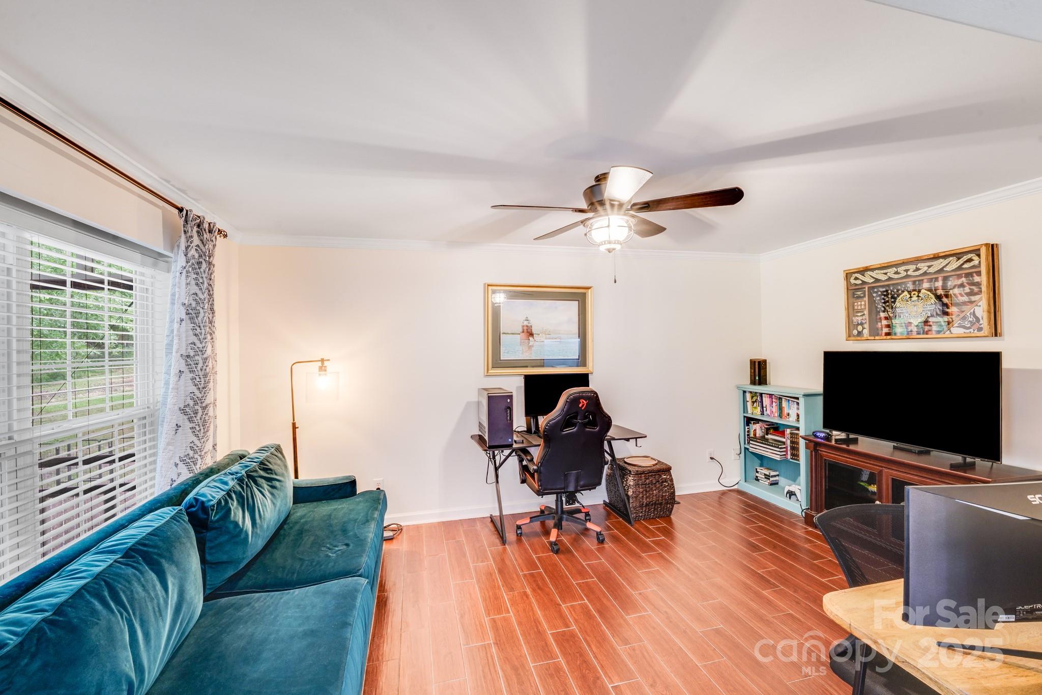 6910 Birdsong Lane Property Photo 19