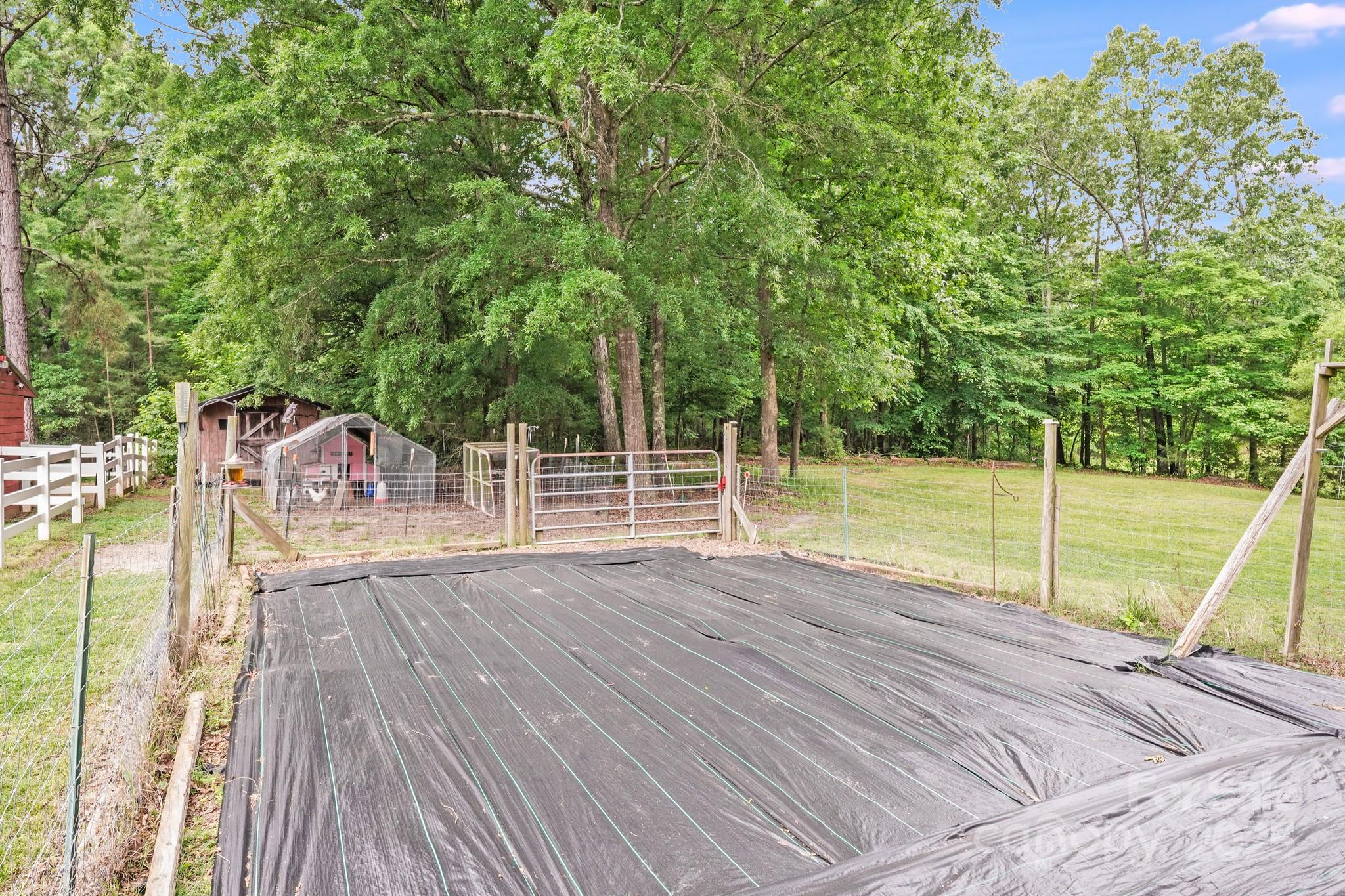 6910 Birdsong Lane Property Photo 36