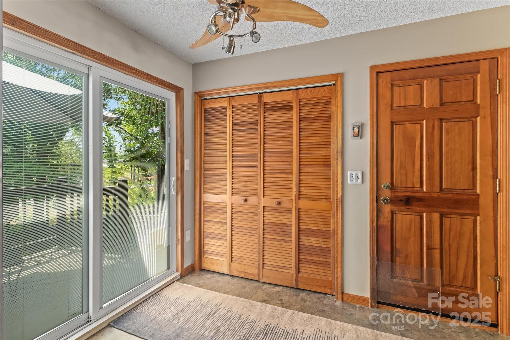 204 Triplett Street Property Photo 6