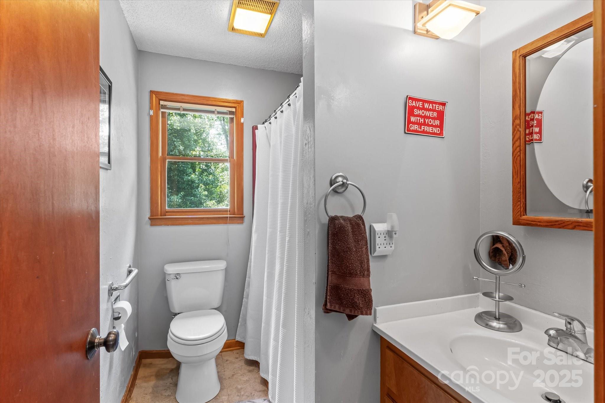 204 Triplett Street Property Photo 11