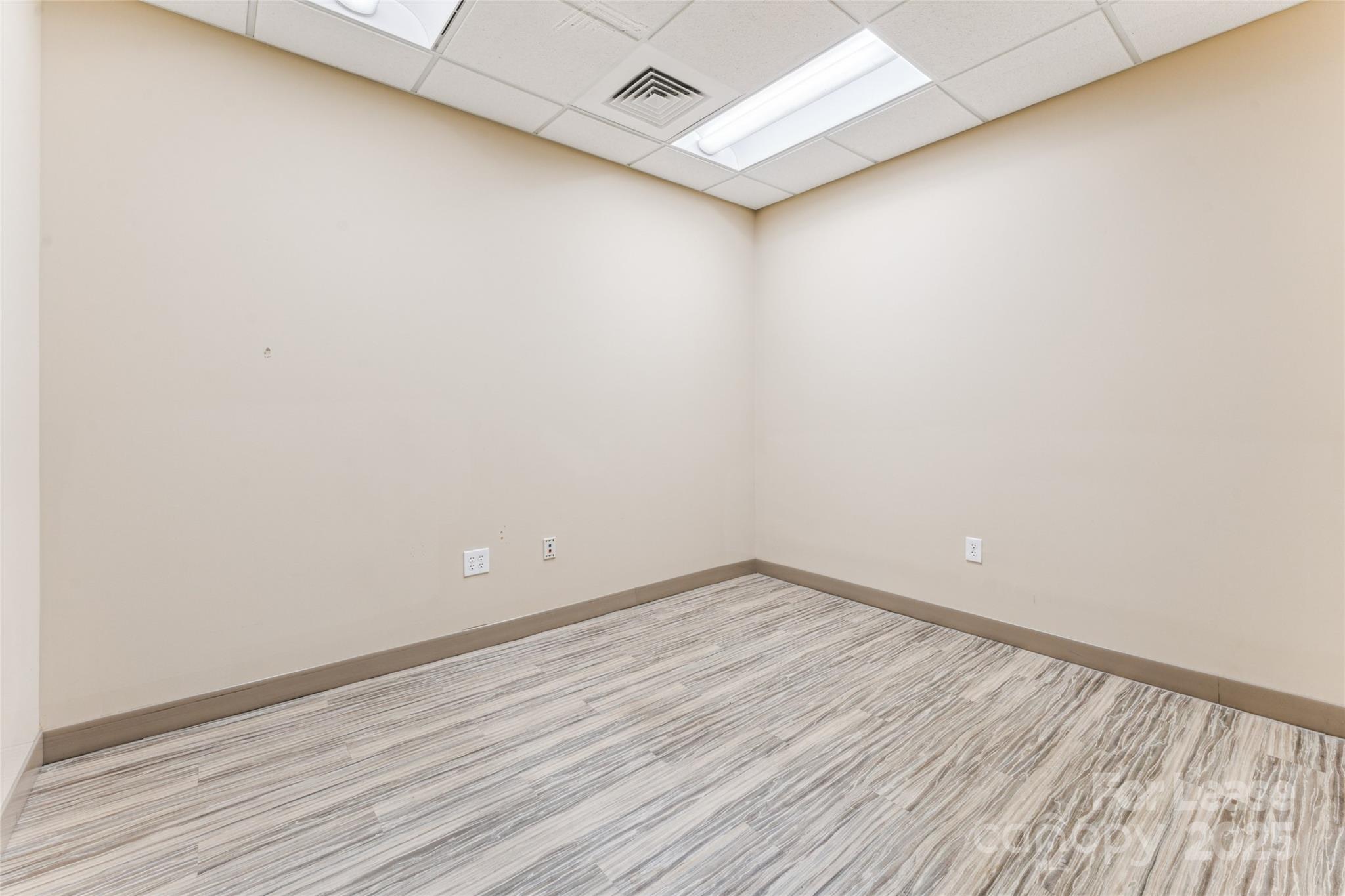 2105 Northwest Boulevard Property Photo 16