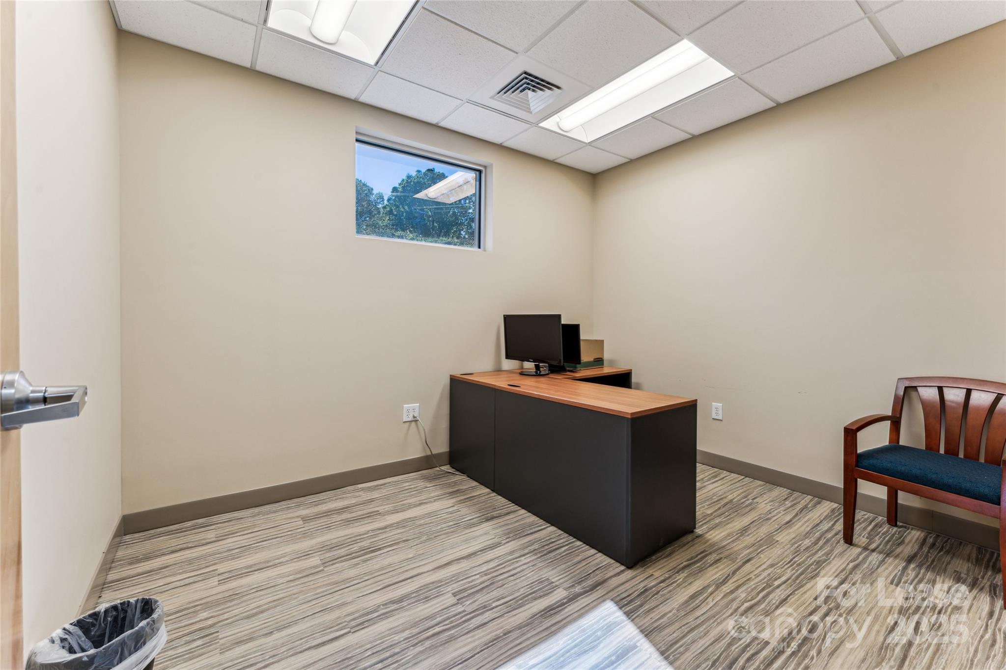 2105 Northwest Boulevard Property Photo 18