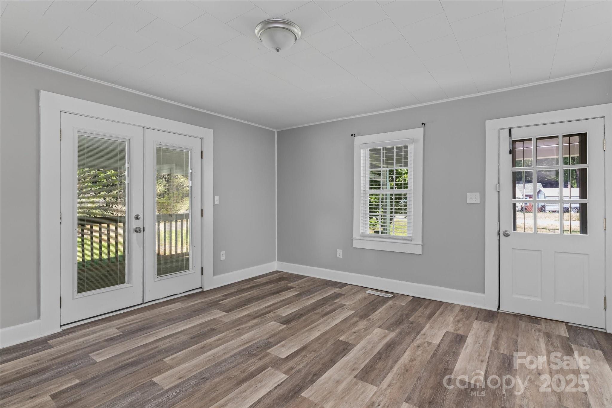 1516 Brock Road Property Photo 6