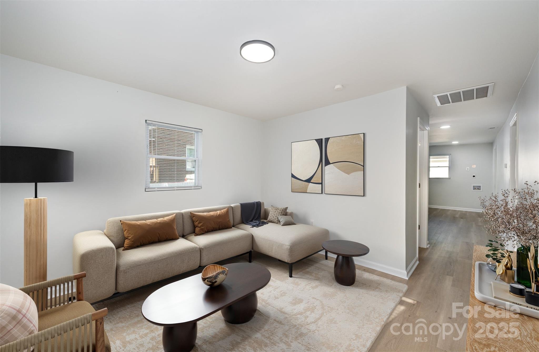 1211 N Boyce Street Property Photo 1
