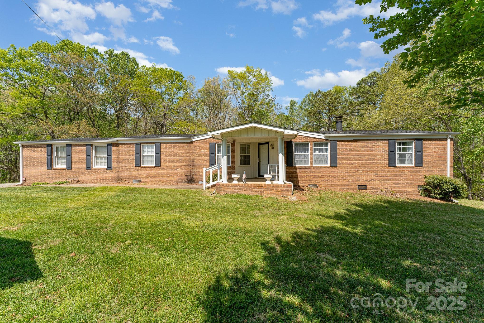 5013 Friendship Circle Road Property Photo 2