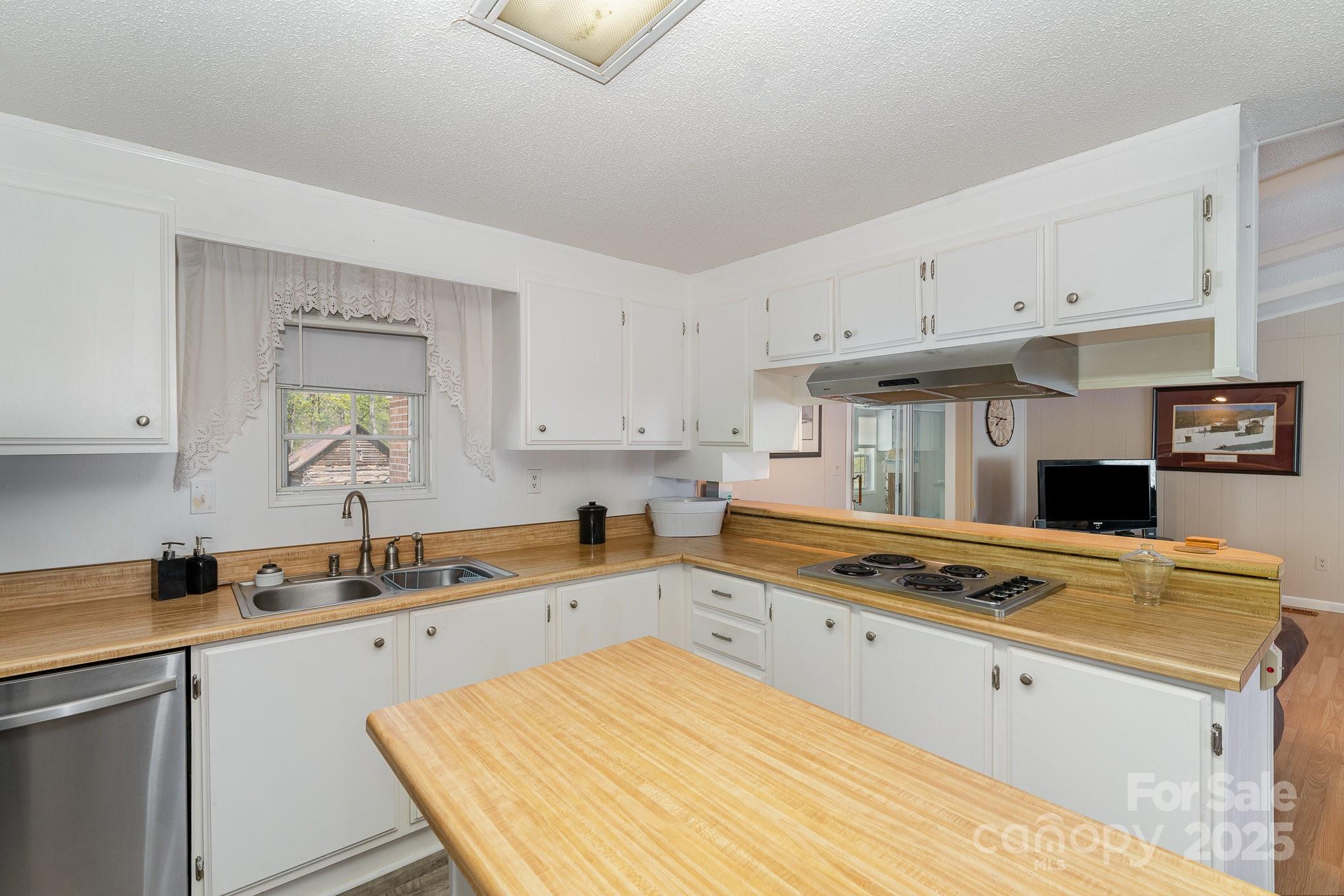 5013 Friendship Circle Road Property Photo 4