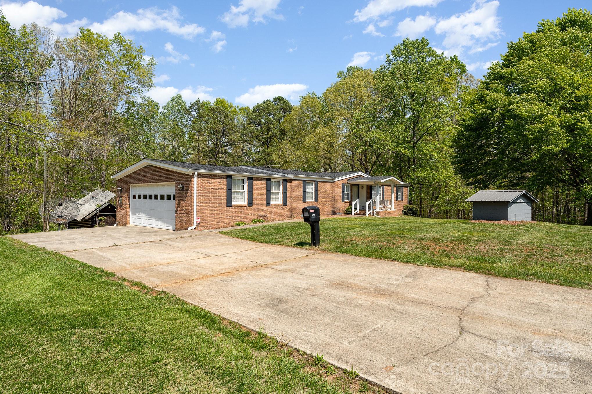 5013 Friendship Circle Road Property Photo 7