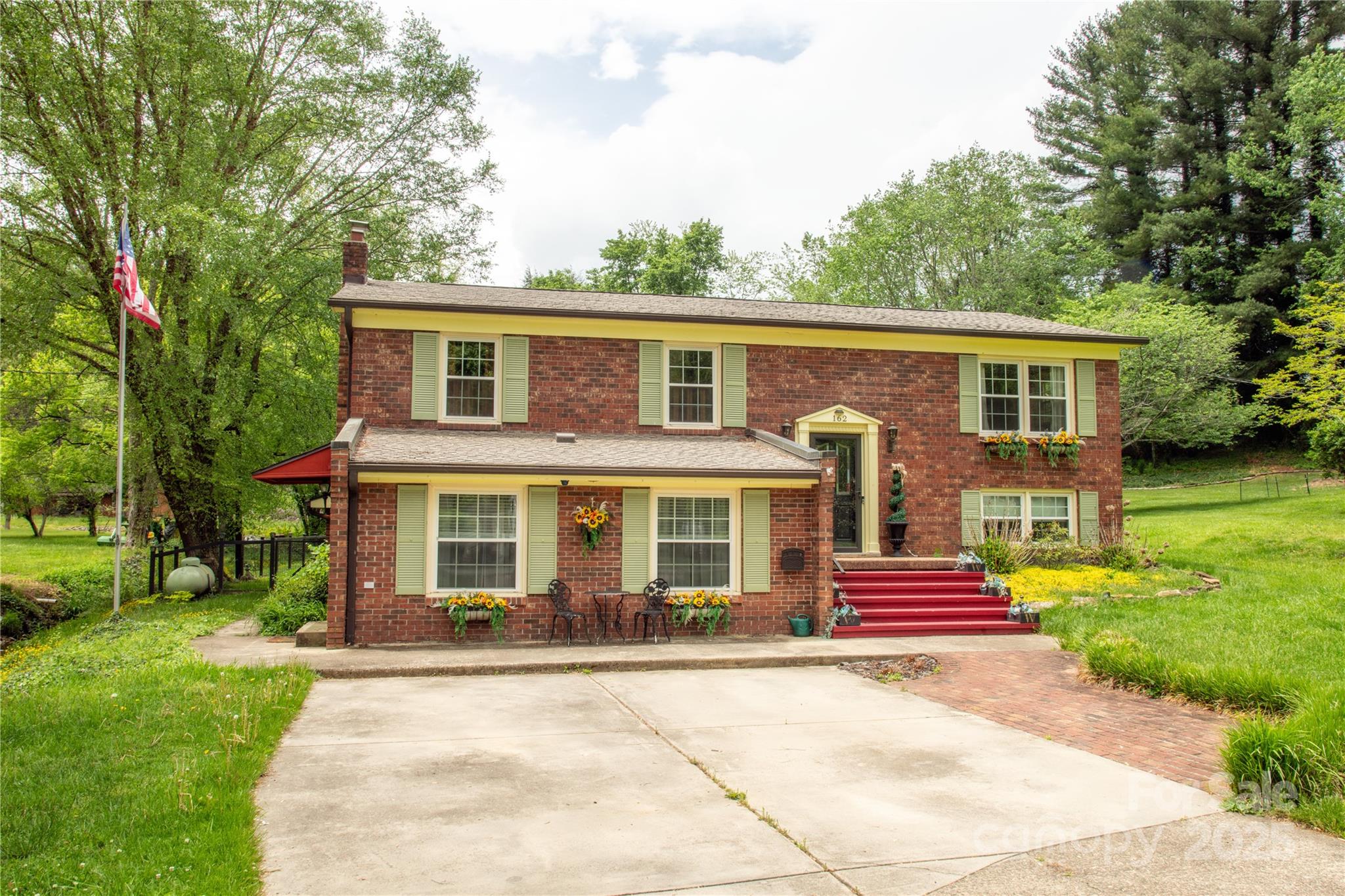 162 Fairway Hills Drive Property Photo 3