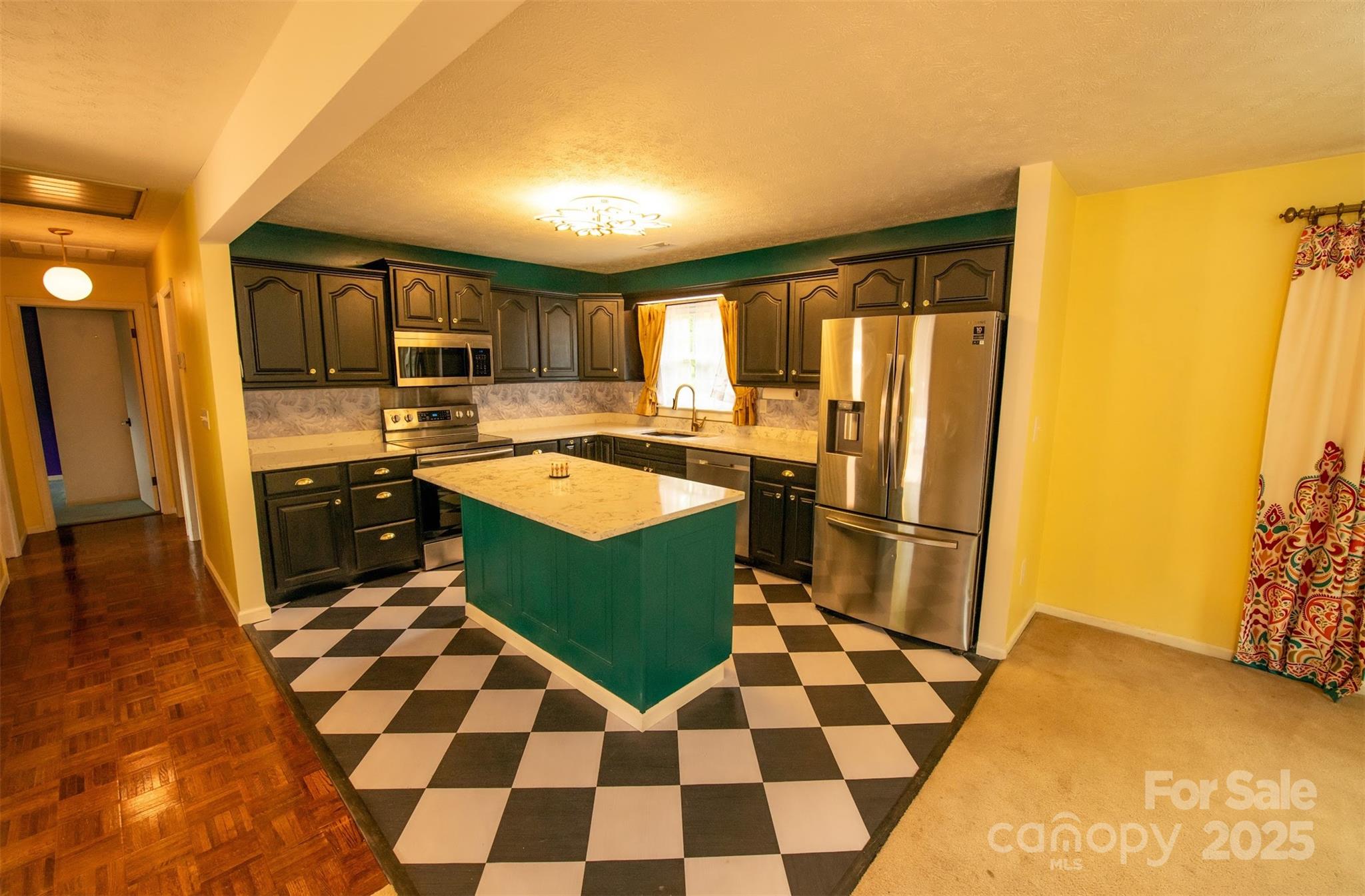 162 Fairway Hills Drive Property Photo 5