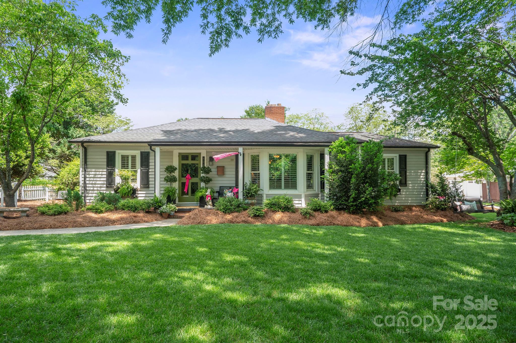404 N Laurel Street Property Photo