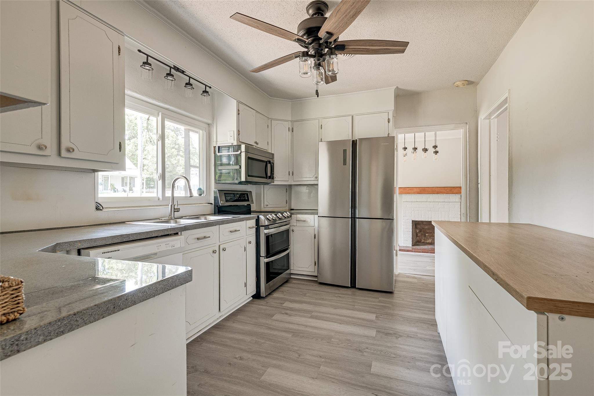 85 Sw Myrtle Avenue Property Photo 3