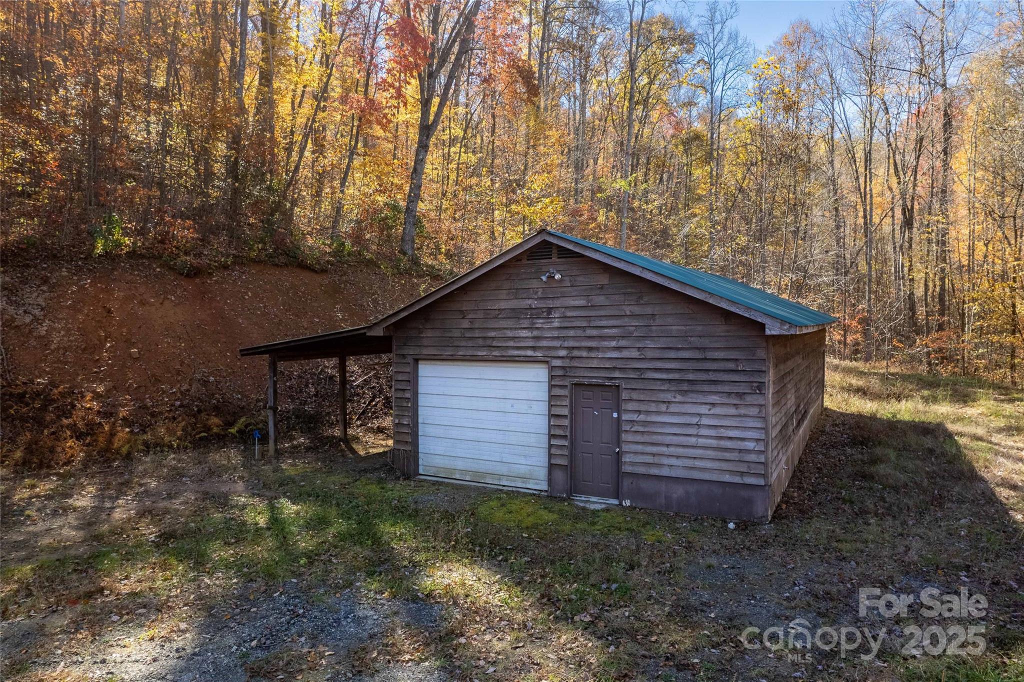 930 Copperhead Cove Property Photo 8