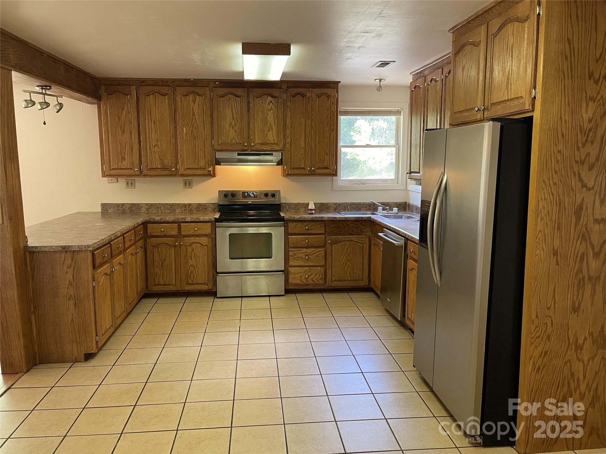 930 Copperhead Cove Property Photo 14