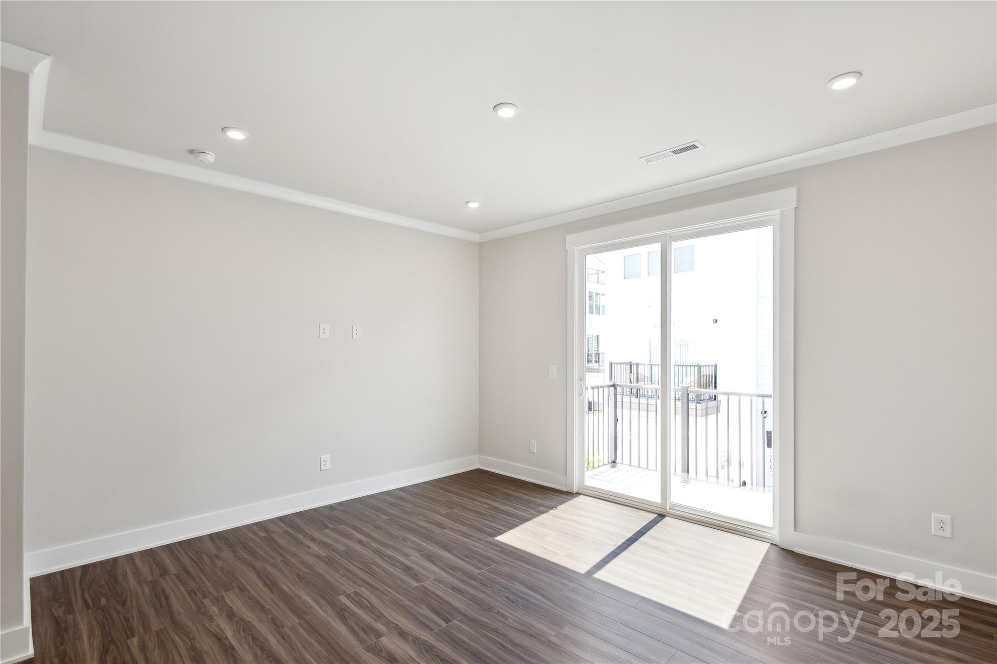 2013 Clarksdale Drive 38 Property Photo 3